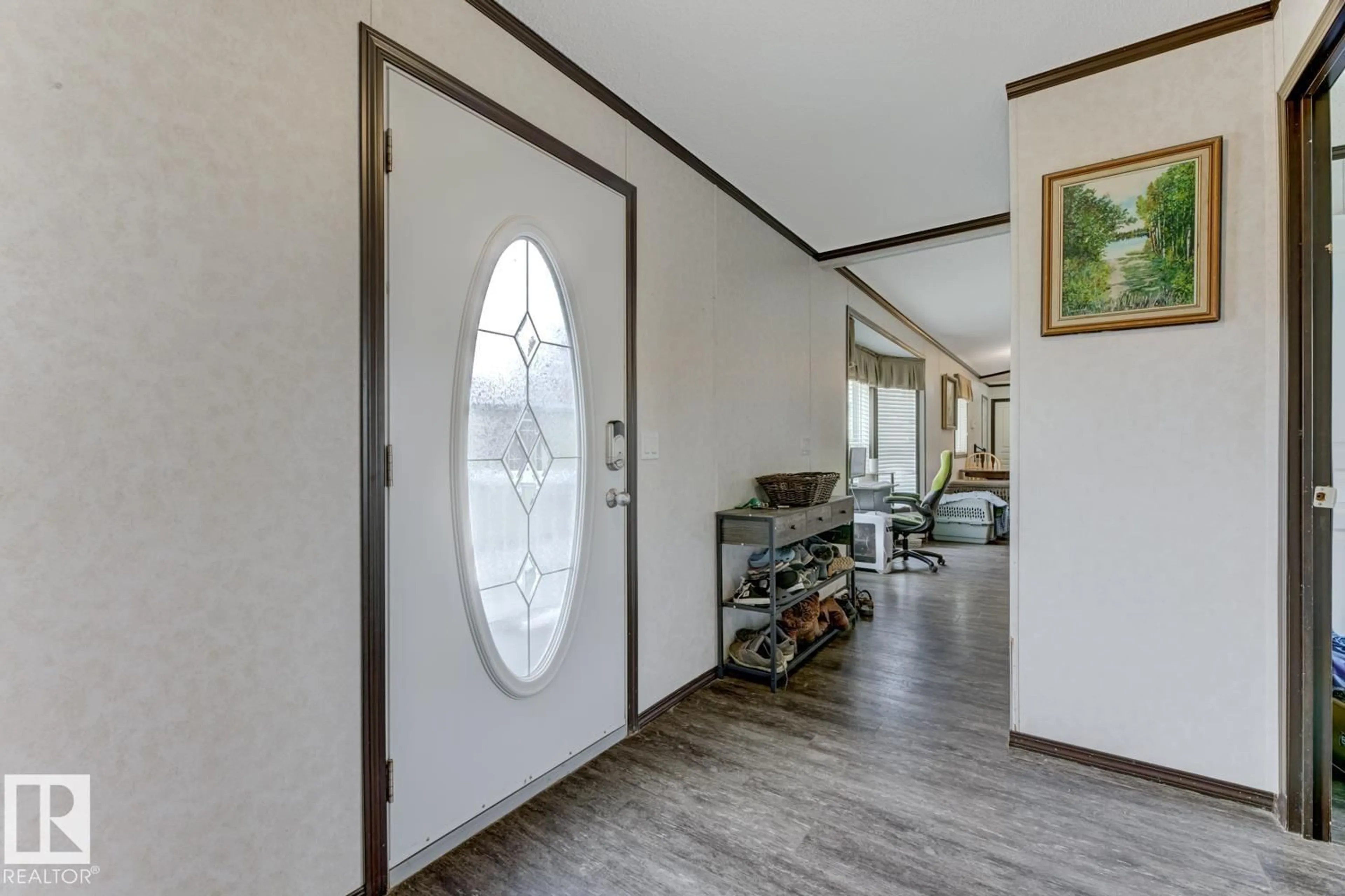 Indoor entryway for 565 53222 RANGE ROAD ROAD, Rural Parkland County Alberta T7X3P6