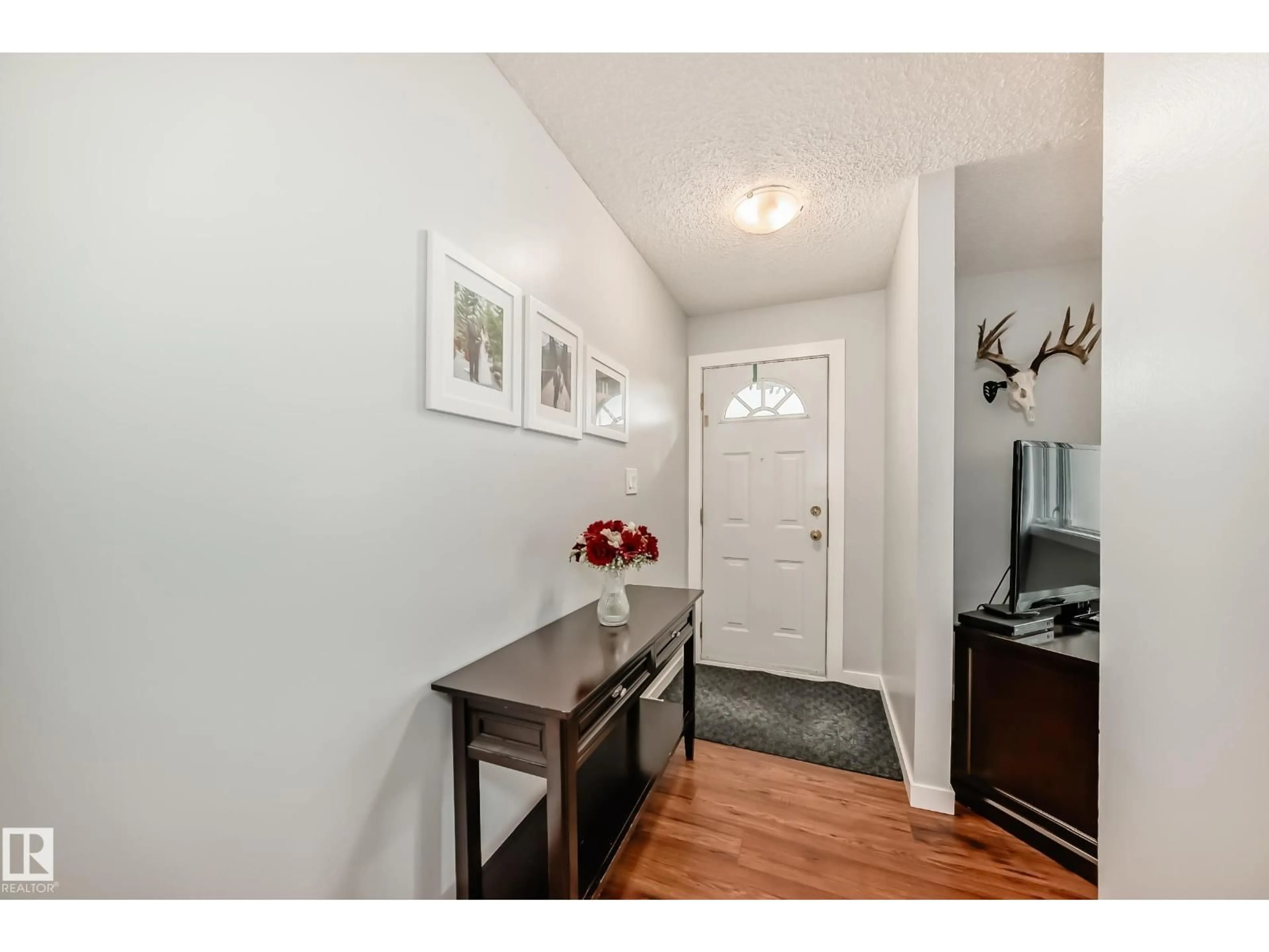 Indoor entryway for NW - 13046 32A ST, Edmonton Alberta T5A3E5