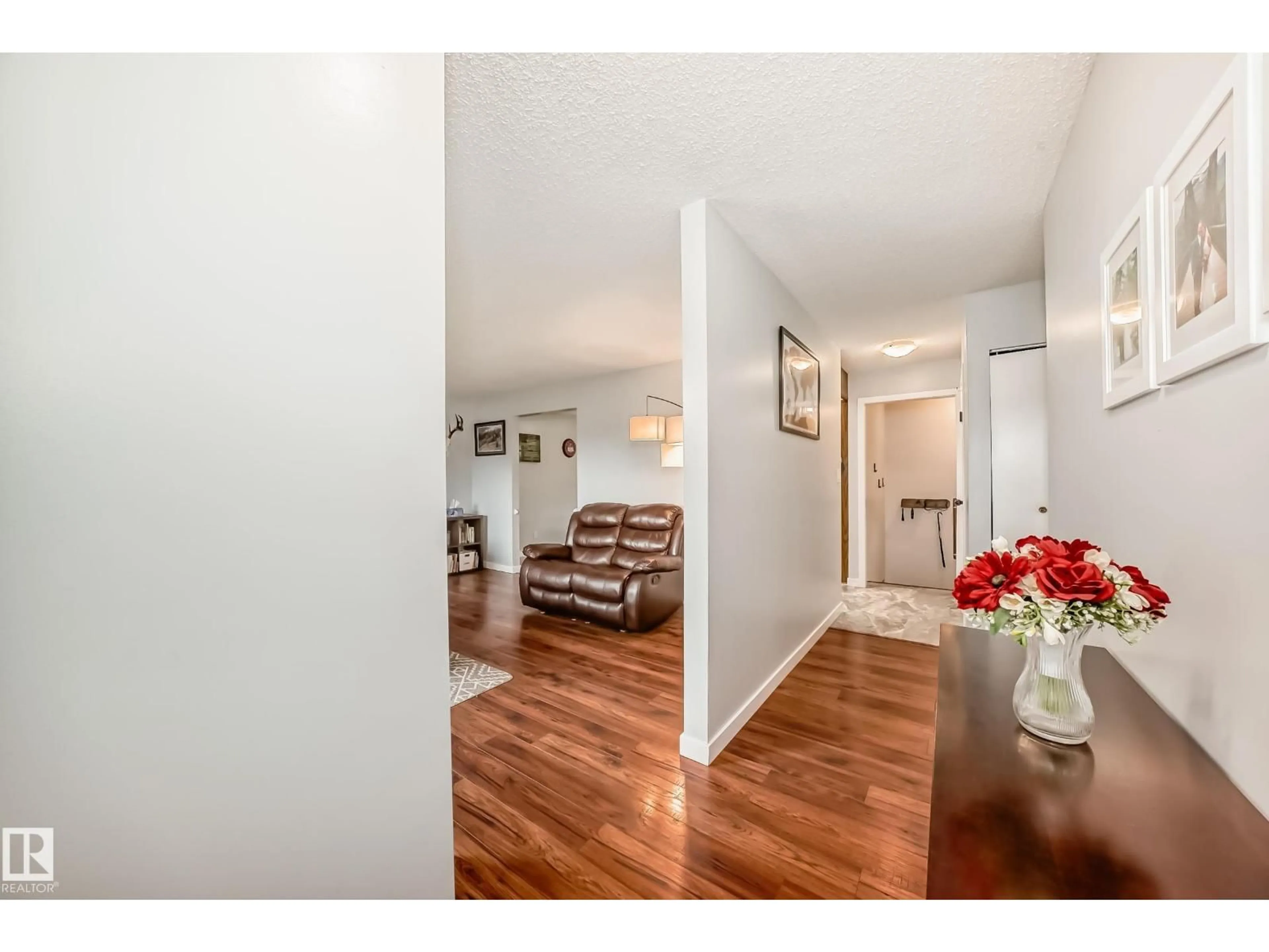 Indoor entryway for NW - 13046 32A ST, Edmonton Alberta T5A3E5