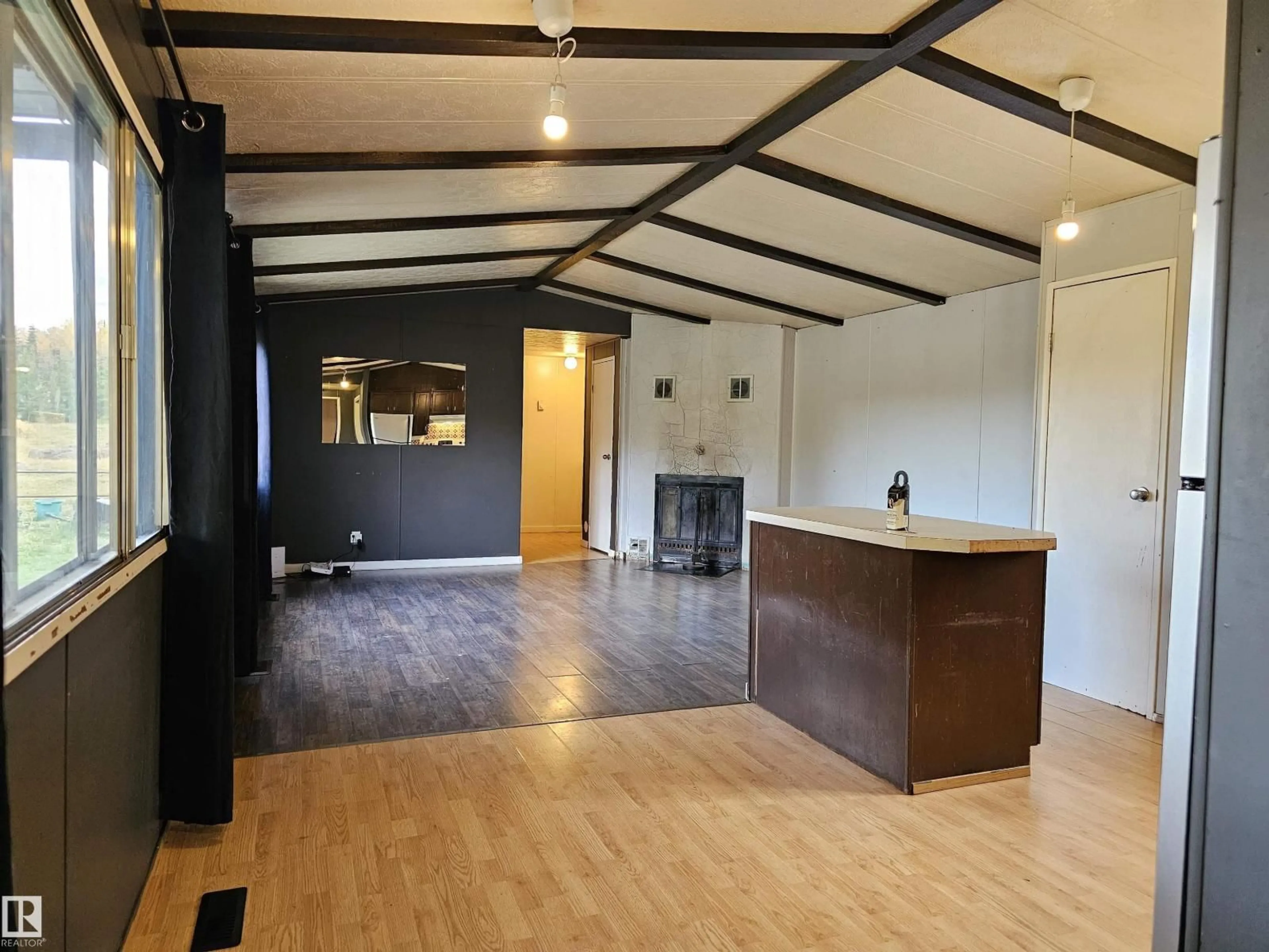 Indoor foyer for 49510 RGE ROAD 80, Rural Brazeau County Alberta T7A2A3