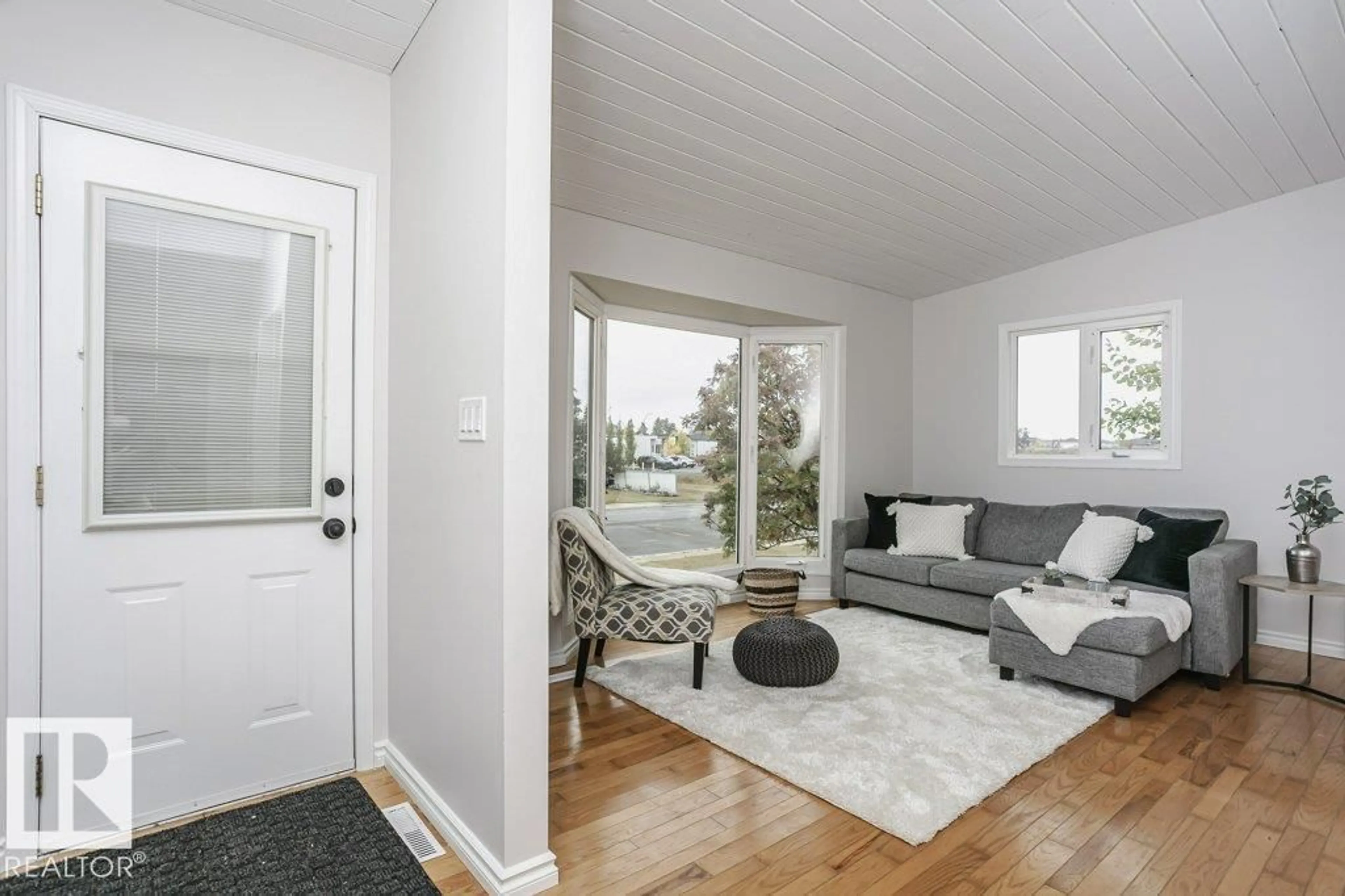 Living room with furniture, unknown for 15219 93 ST, Edmonton Alberta T5E3V1