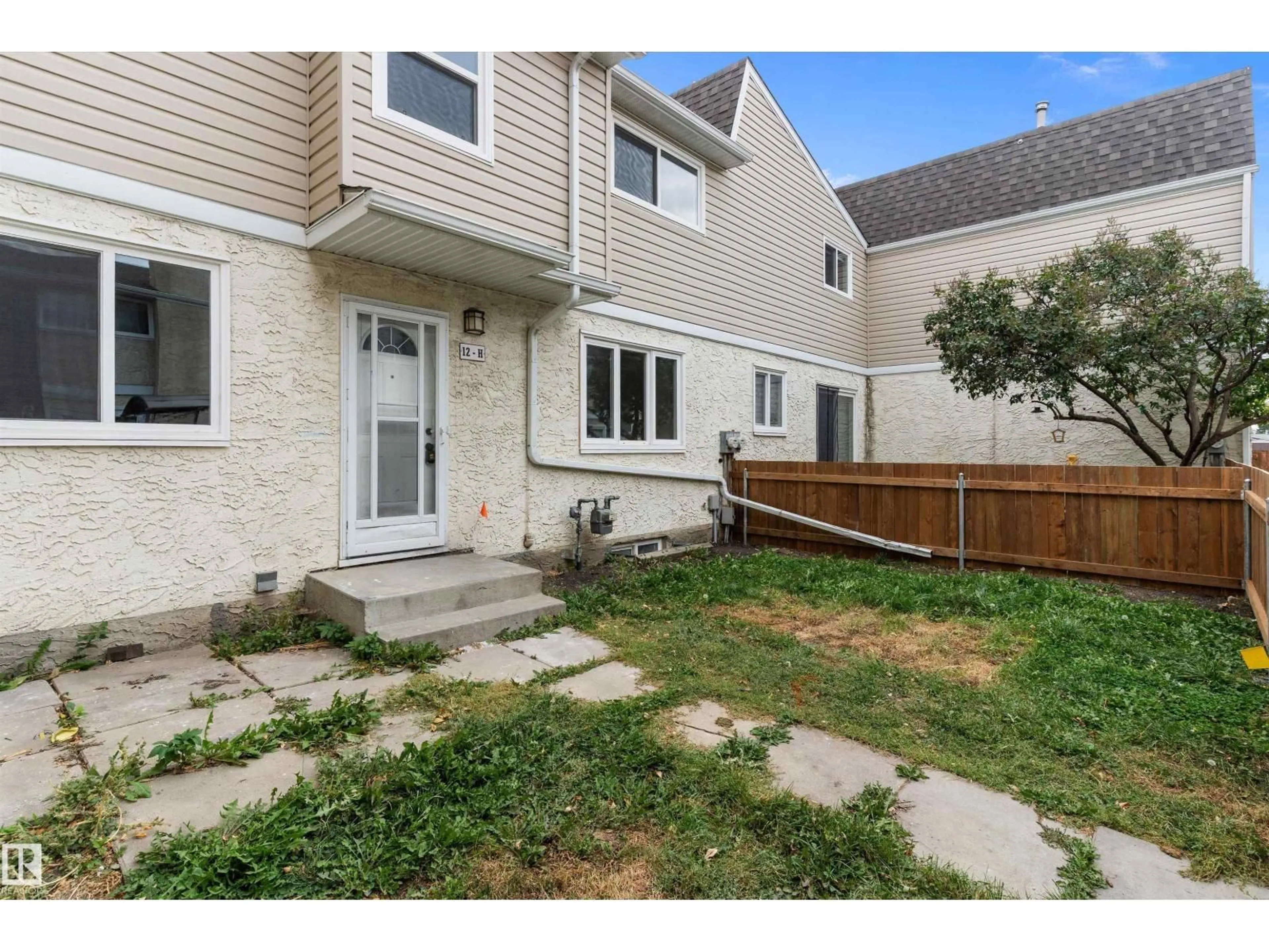 Patio, street for 12H CLAREVIEW VILLAGE NW, Edmonton Alberta T5A3P2