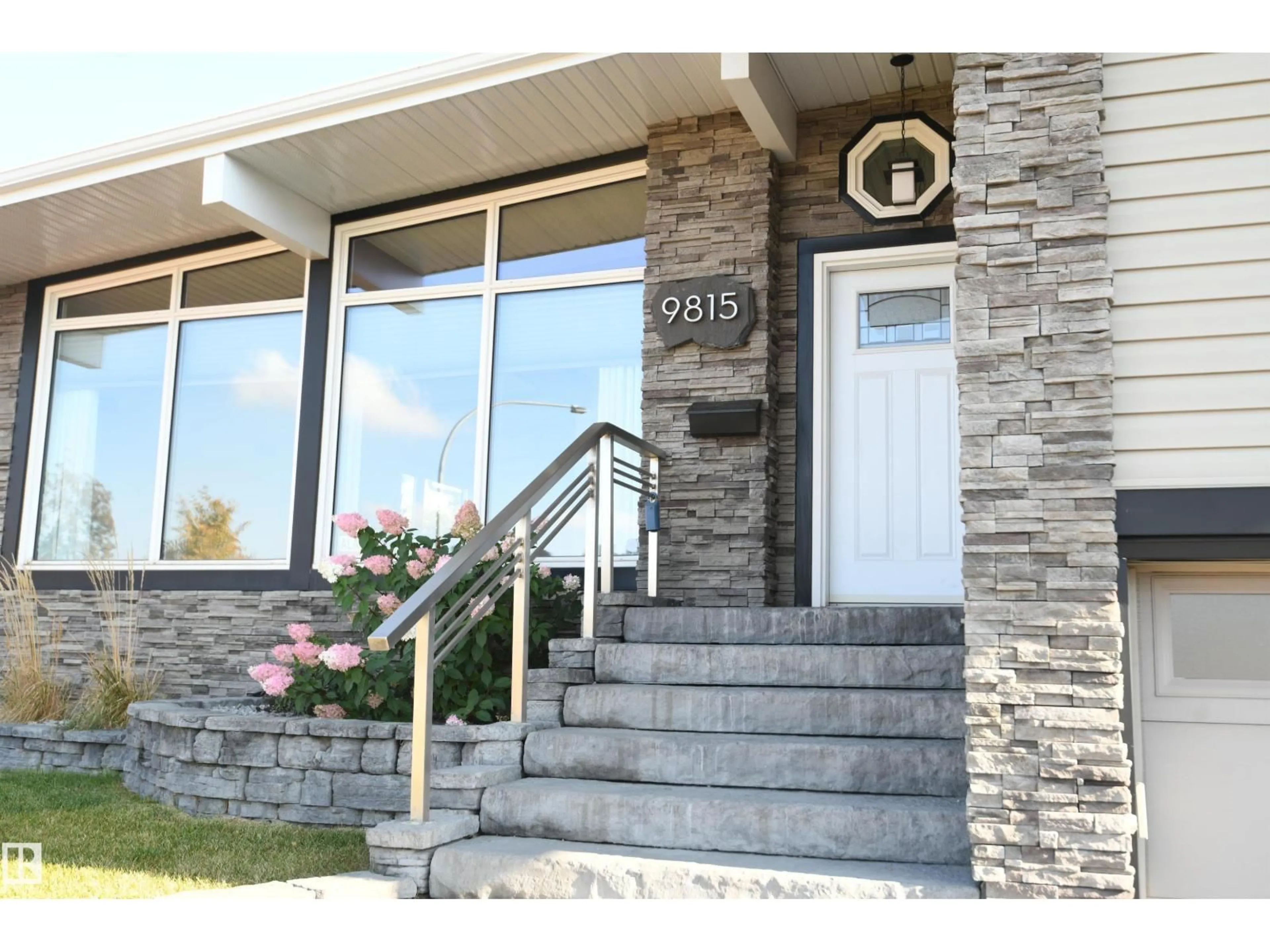 Unknown for 9815 68 ST, Edmonton Alberta T6A2S4
