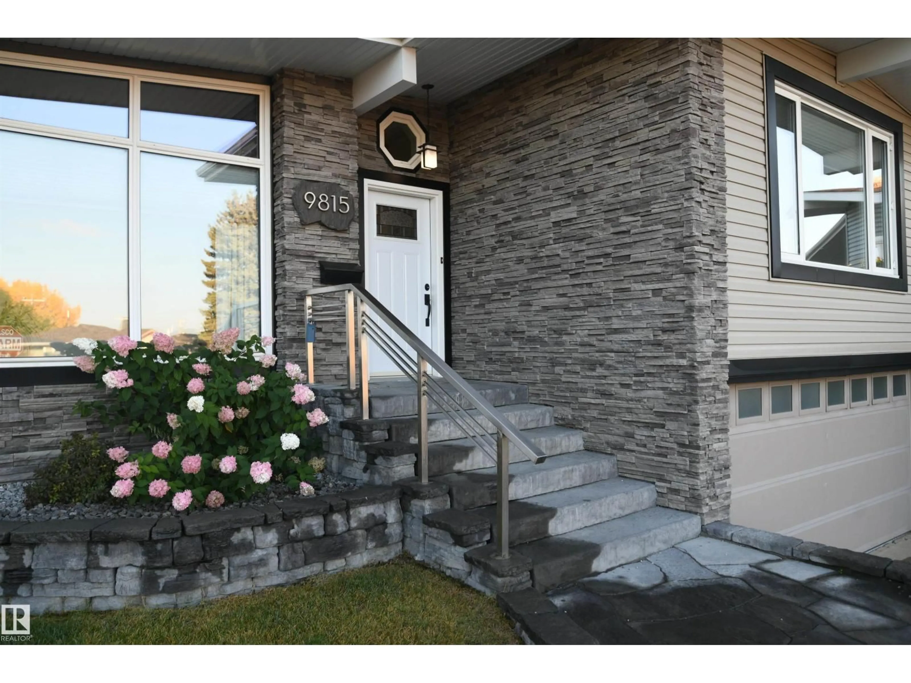 Unknown for 9815 68 ST, Edmonton Alberta T6A2S4