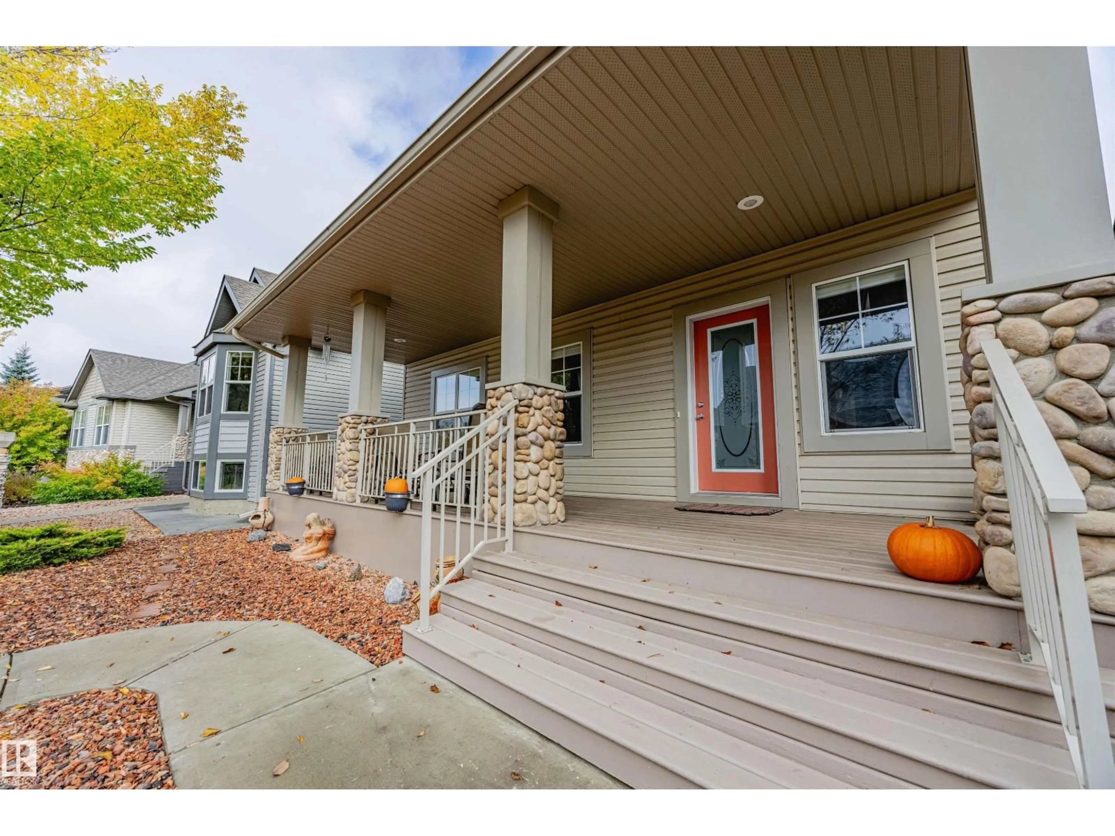 Unknown for 19 CLEARWATER LN, Sherwood Park Alberta T8H2X1