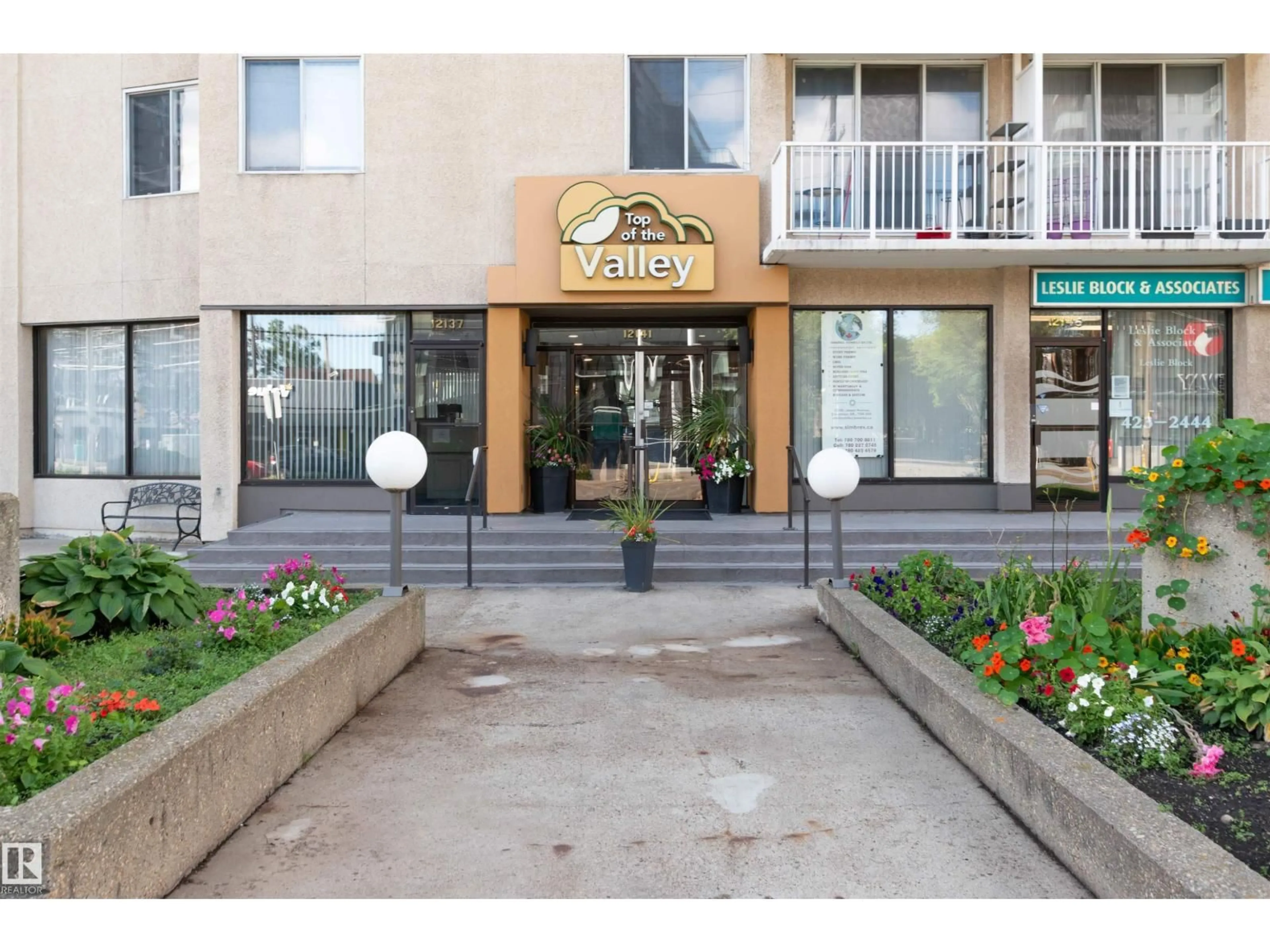 Indoor foyer for #801 - 12141 JASPER AV, Edmonton Alberta T5N3X8