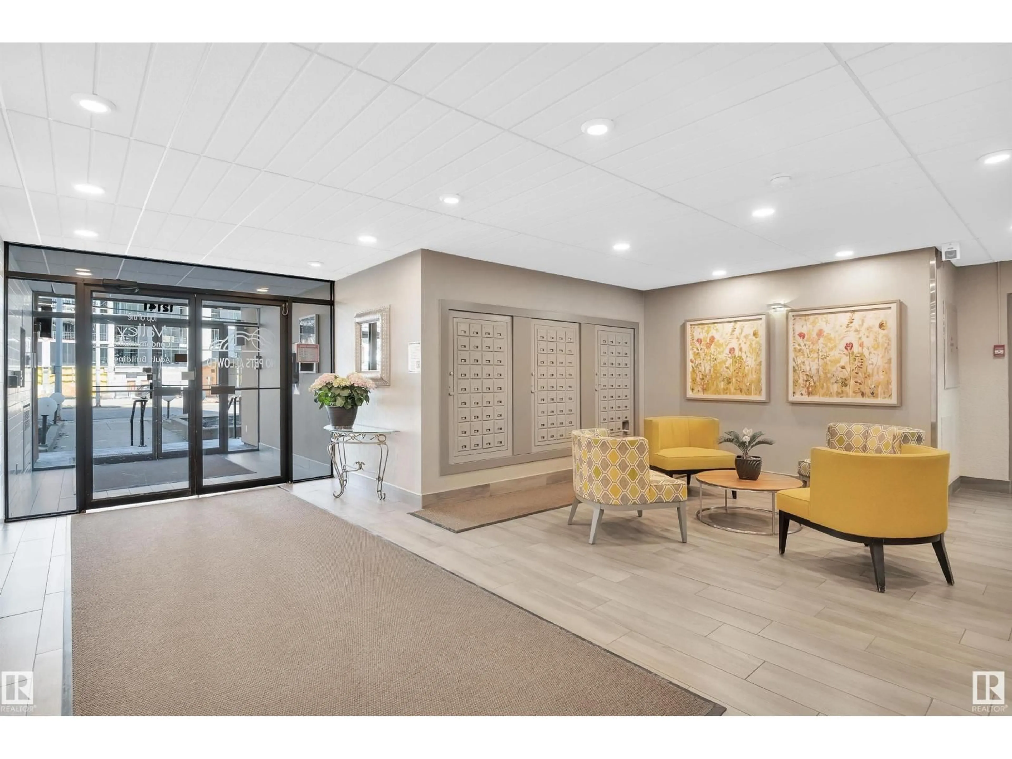 Indoor foyer for #801 - 12141 JASPER AV, Edmonton Alberta T5N3X8