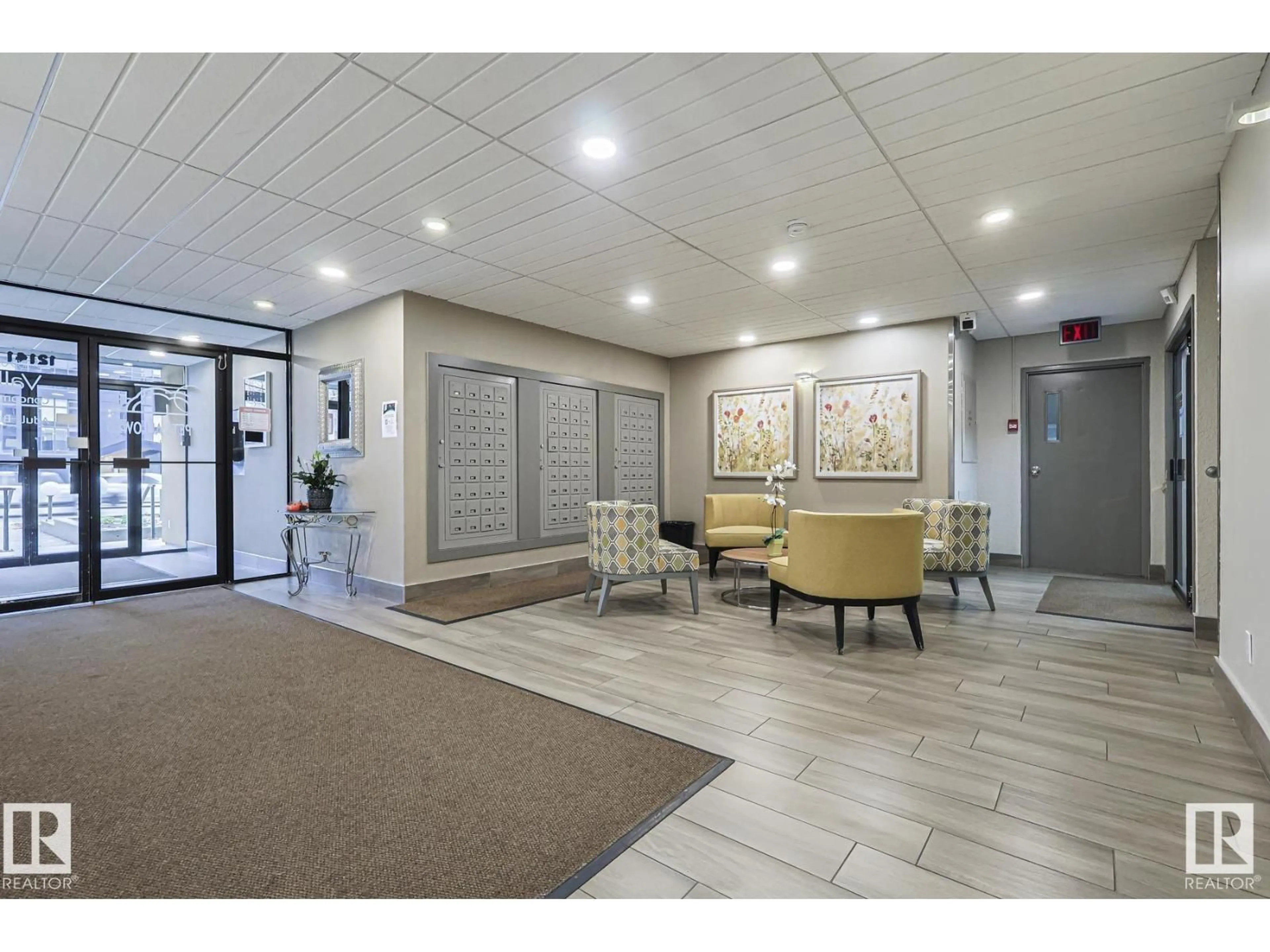 Indoor foyer for #801 - 12141 JASPER AV, Edmonton Alberta T5N3X8