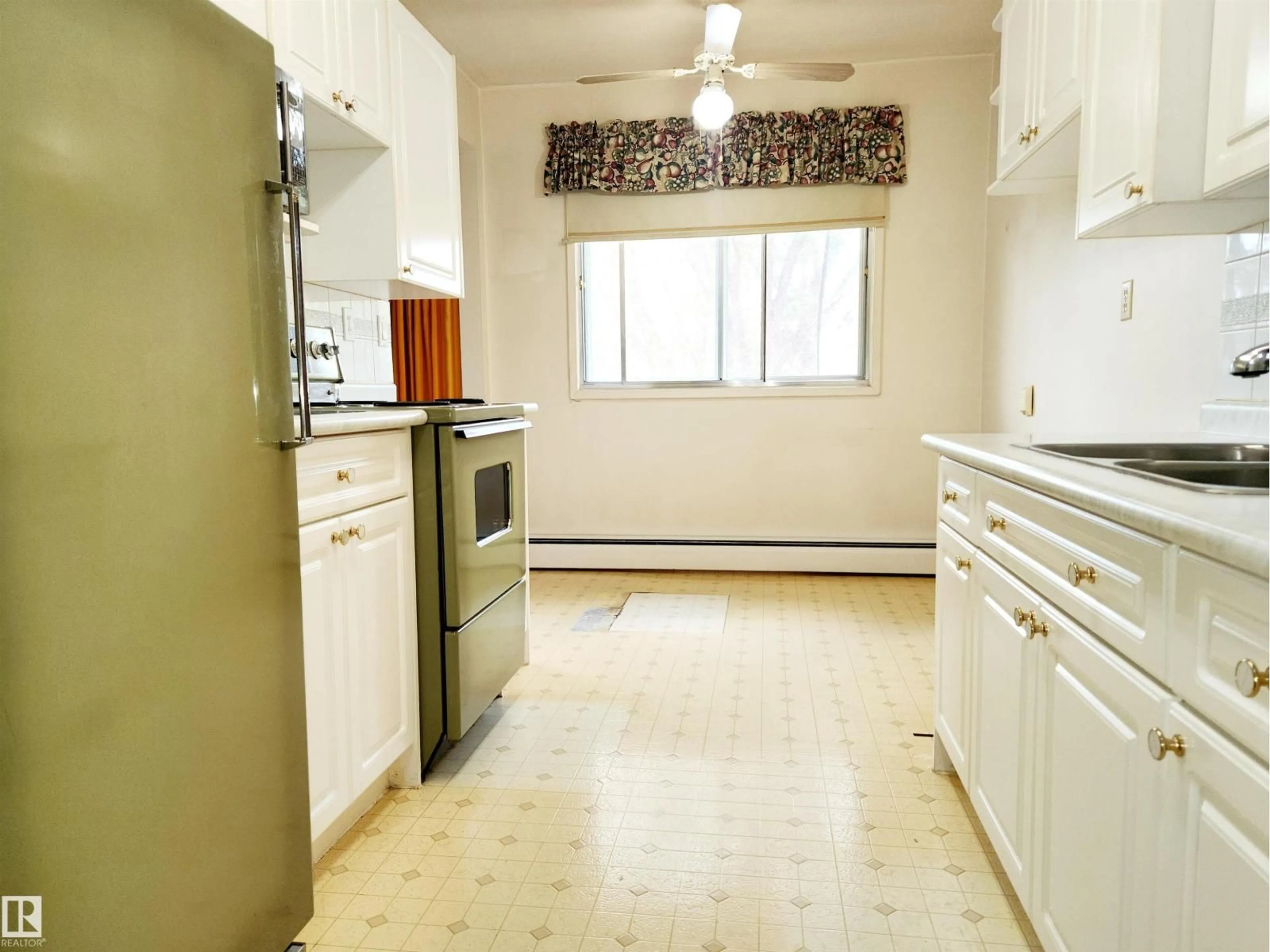 Standard kitchen, unknown for #305 - 11907 81 ST, Edmonton Alberta T5B2S7