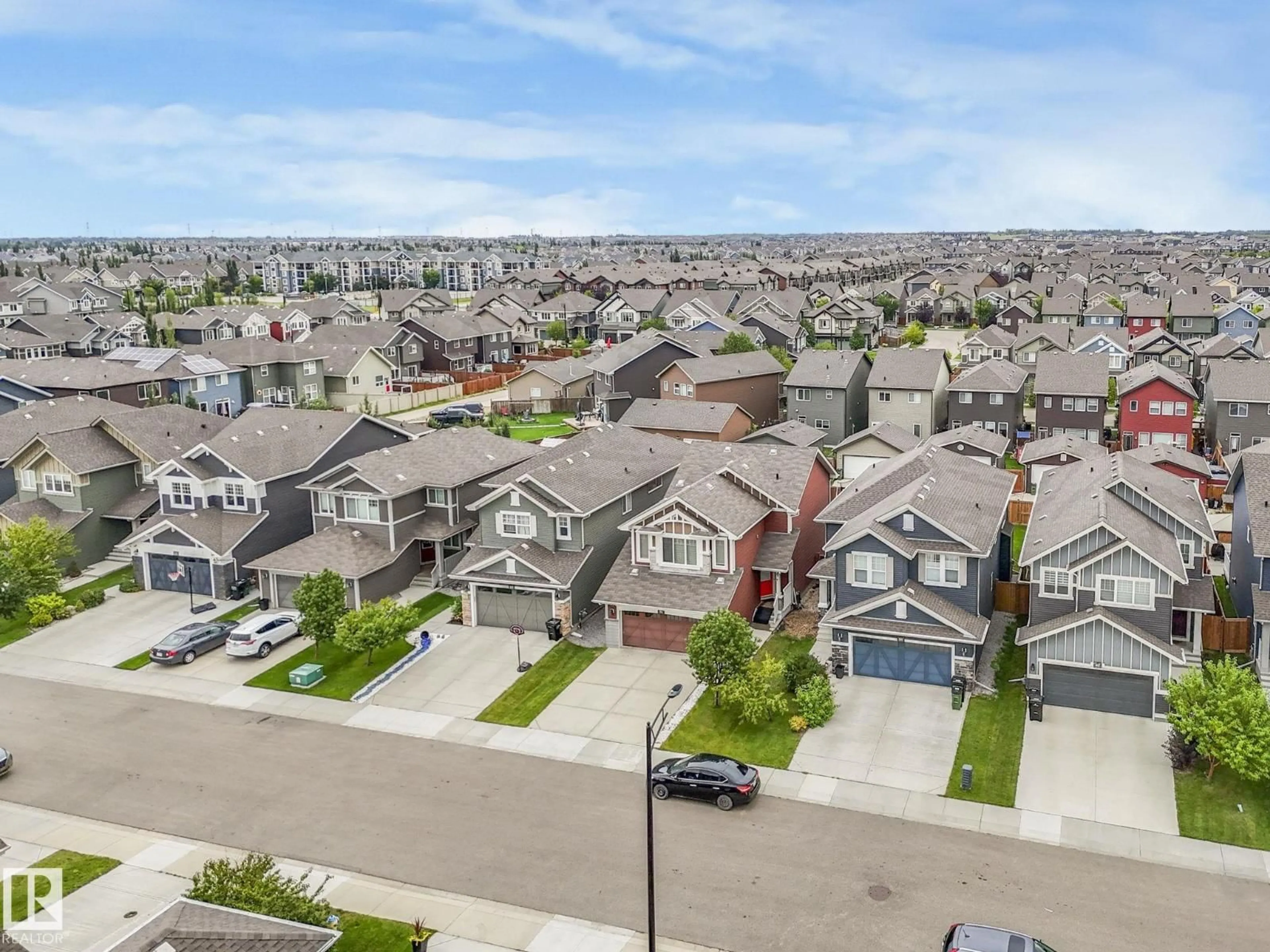 A pic from outside/outdoor area/front of a property/back of a property/a pic from drone, street for 3621 CHERRY LI SW, Edmonton Alberta T6X2B2