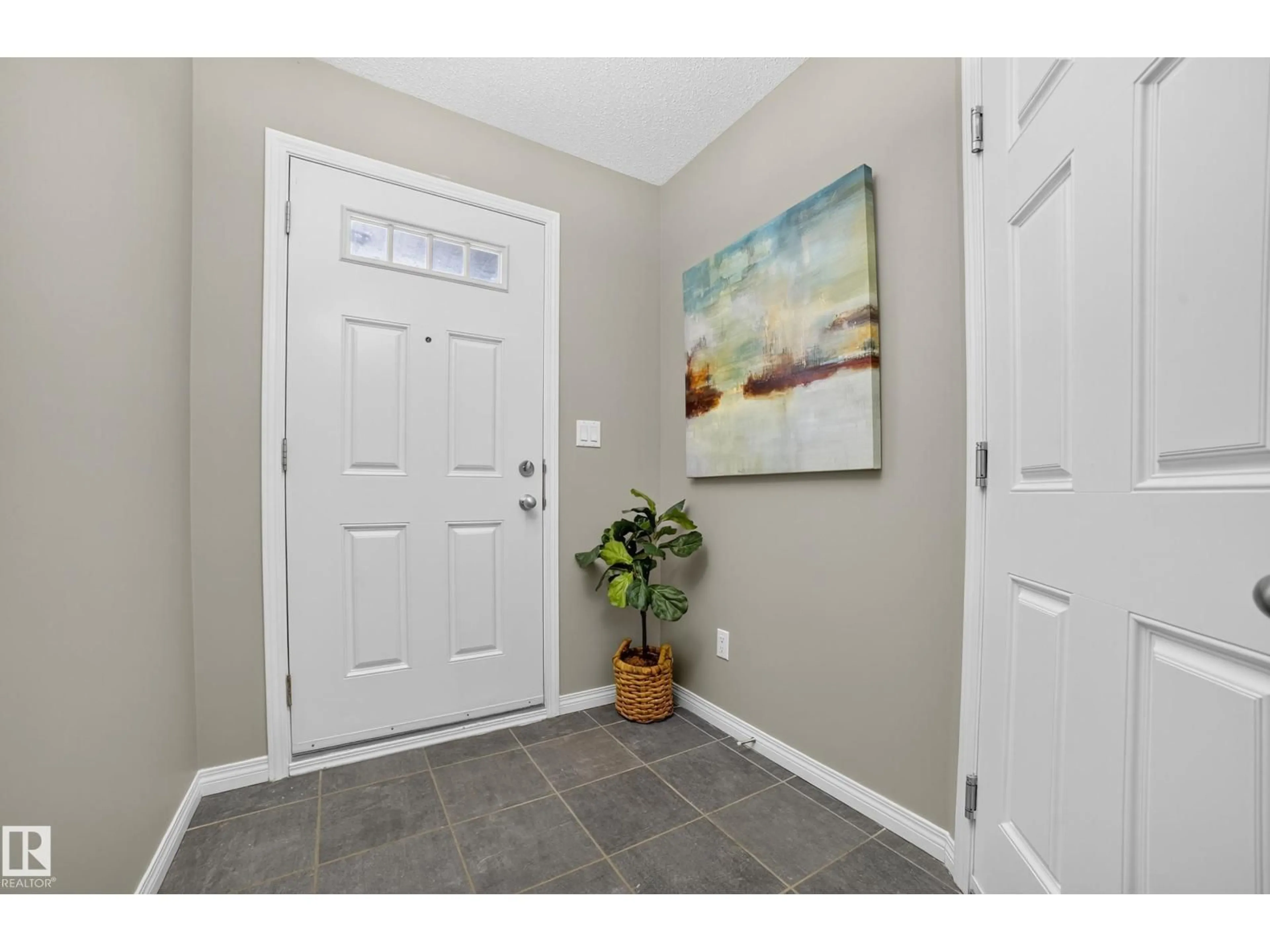 Indoor entryway for #133 - 3305 ORCHARDS LINK LI, Edmonton Alberta T6X2H1