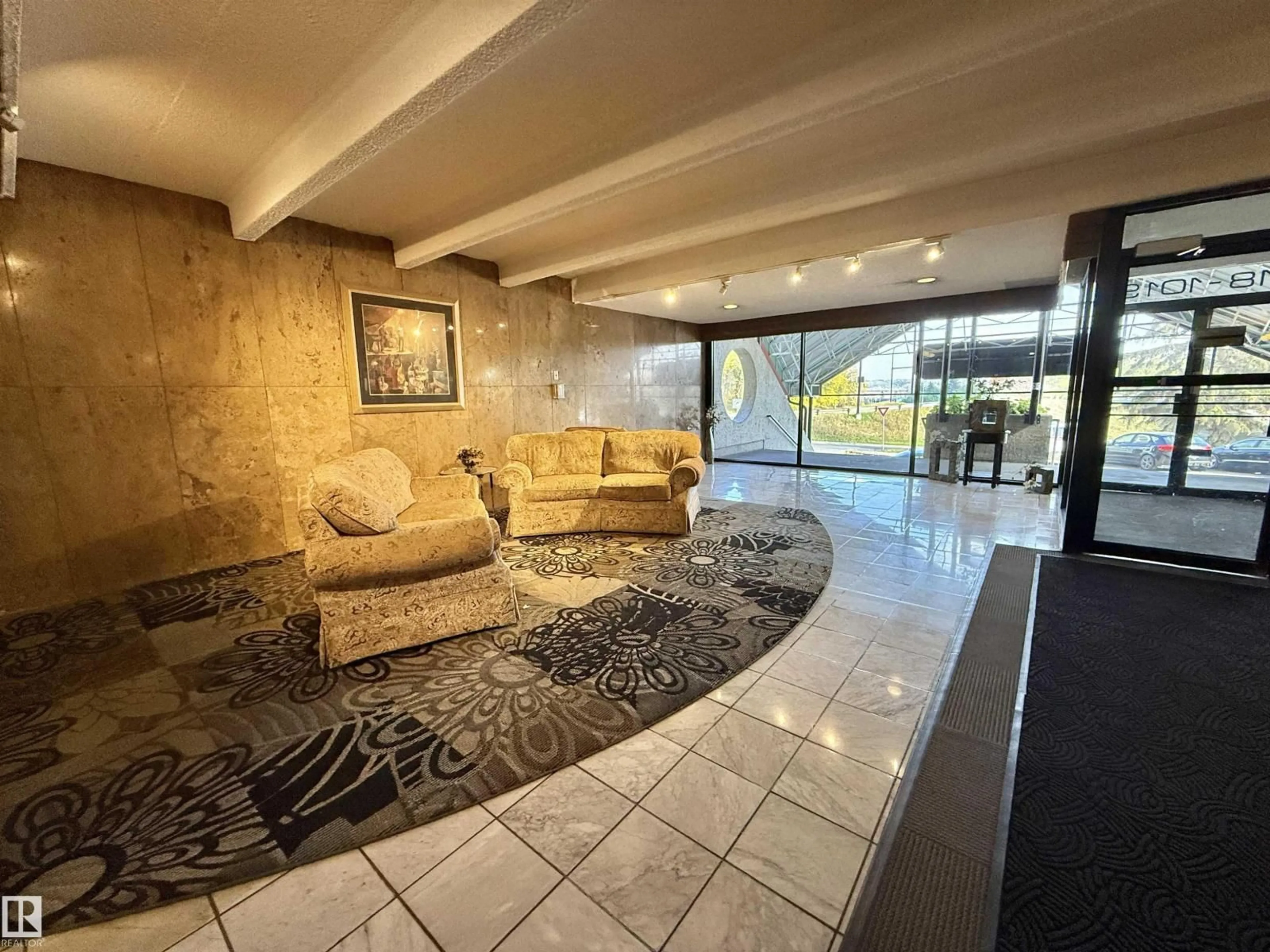 Lobby for 712 9918 101 ST NW, Edmonton Alberta T5K2L1