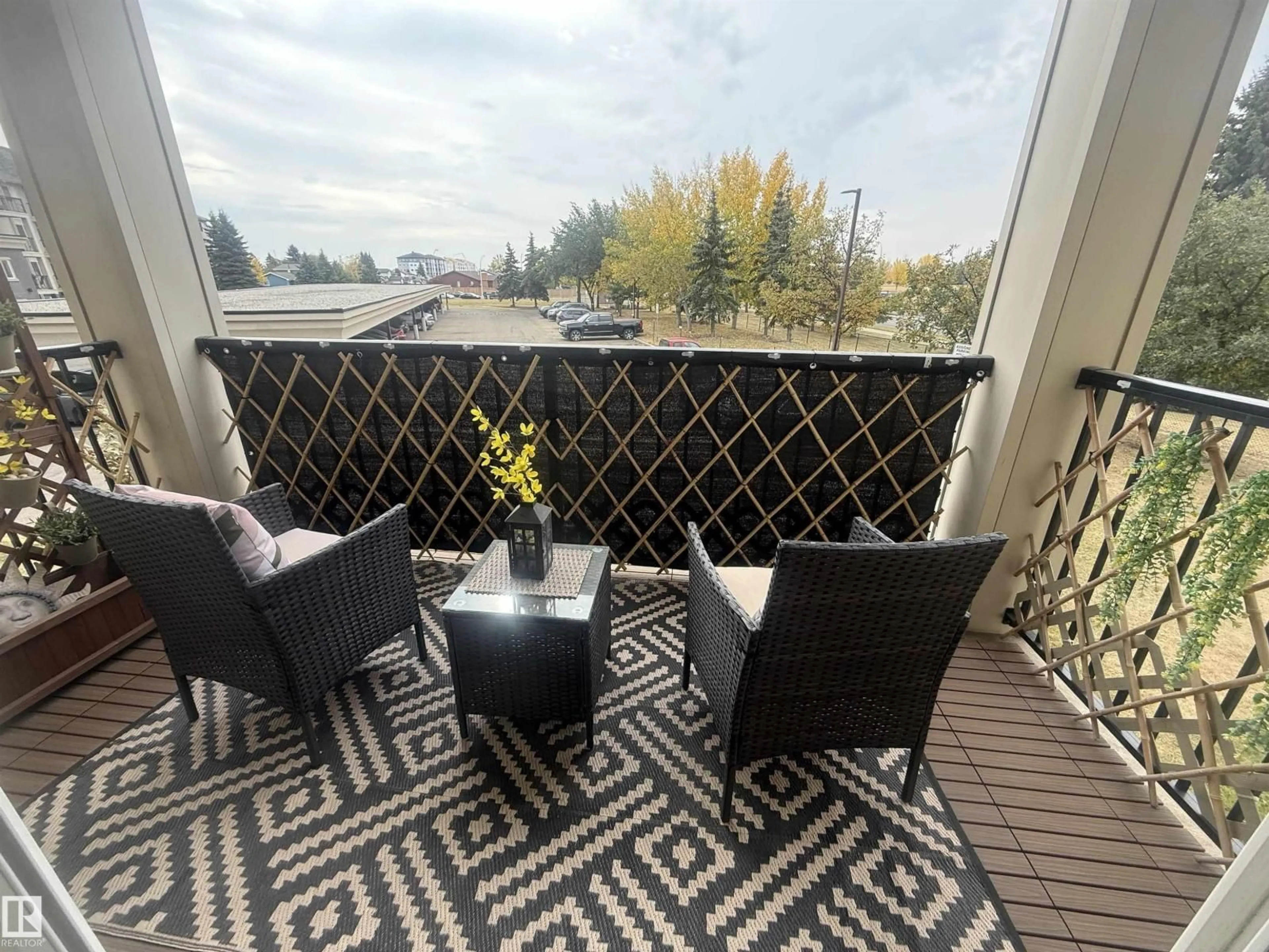 Patio, unknown for 230 592 HOOKE RD NW, Edmonton Alberta T5A5H2