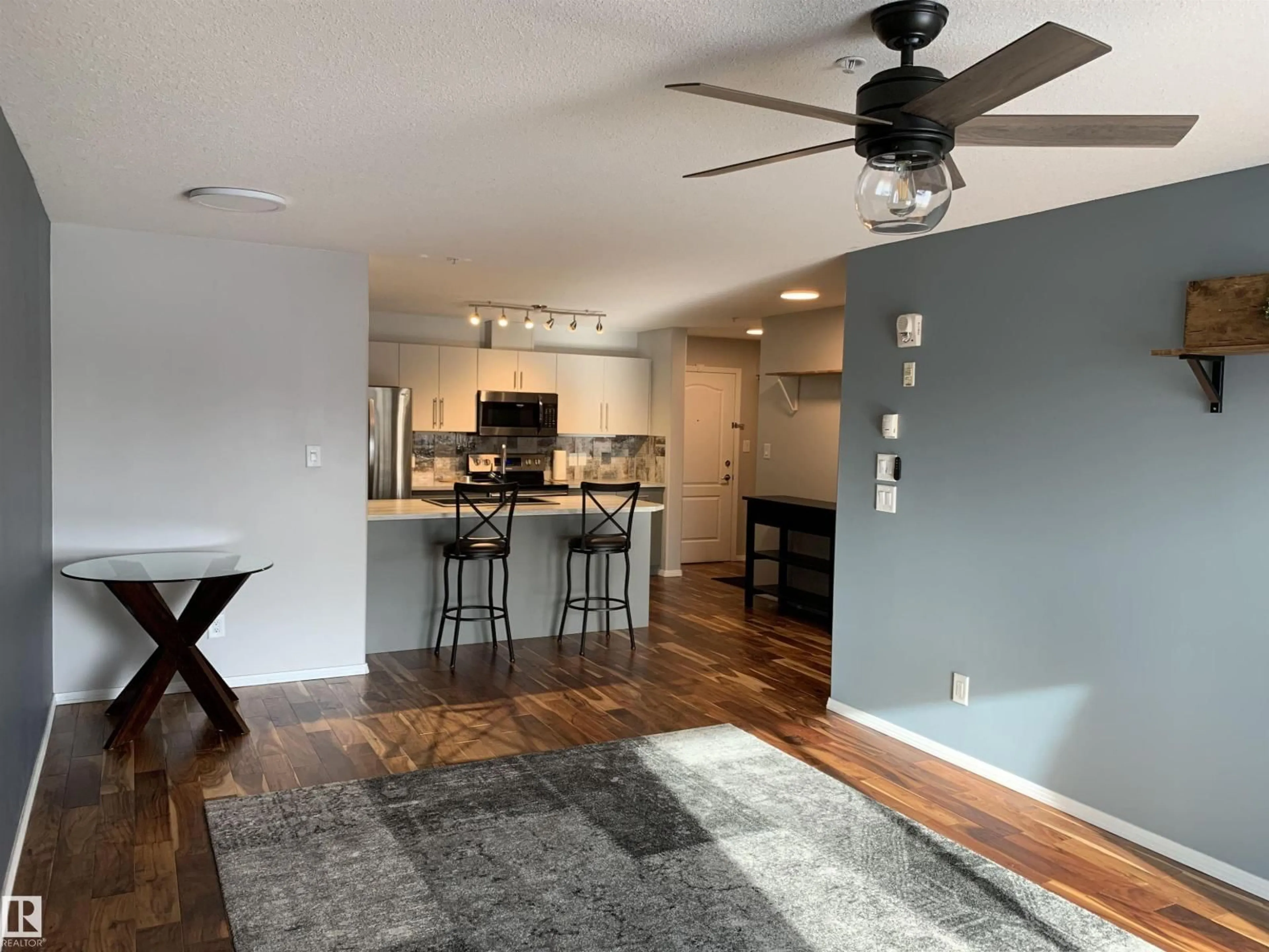 Unknown for 230 592 HOOKE RD NW, Edmonton Alberta T5A5H2