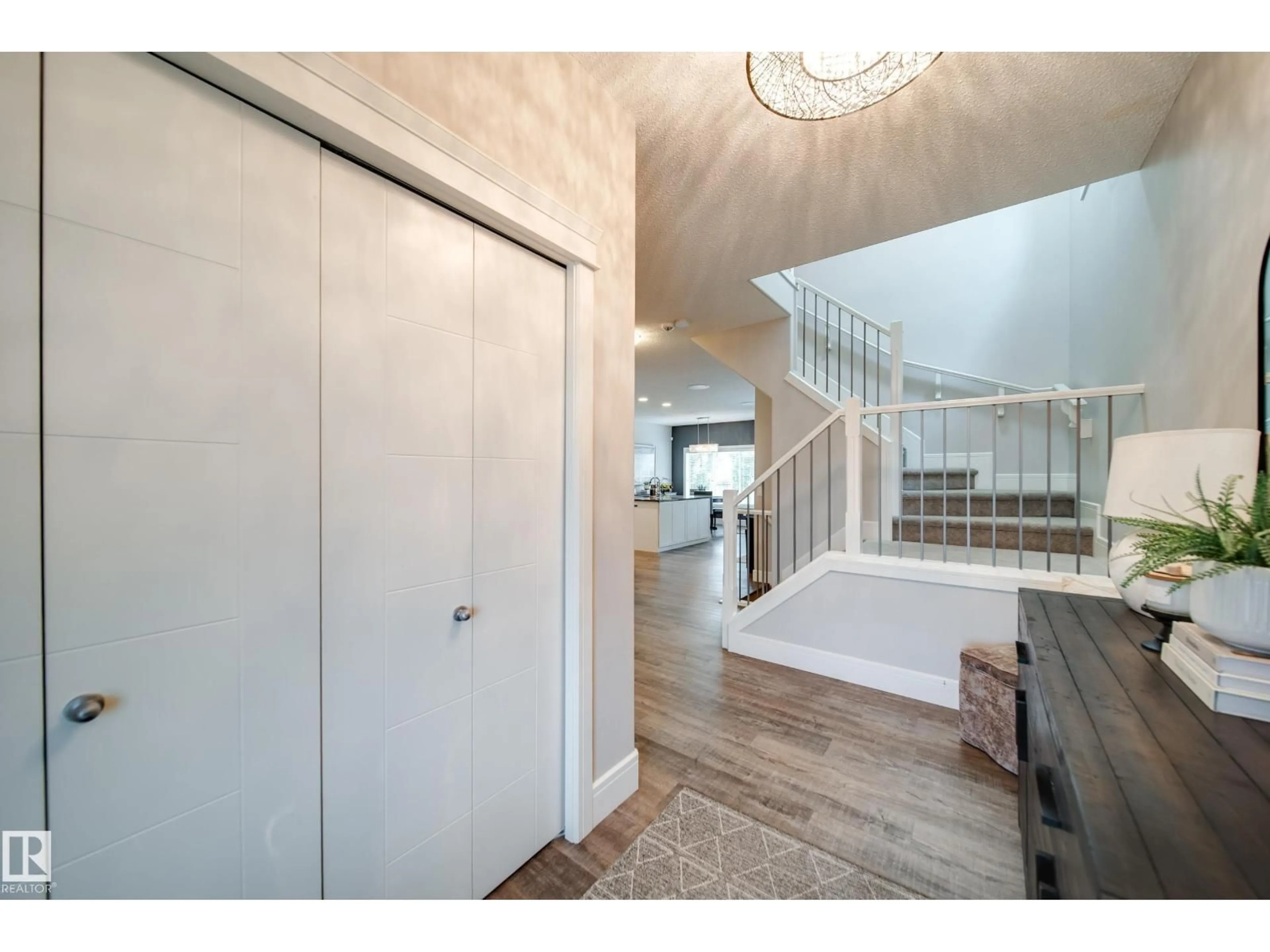Indoor entryway for 4373 CRABAPPLE CR, Edmonton Alberta T6X0X9