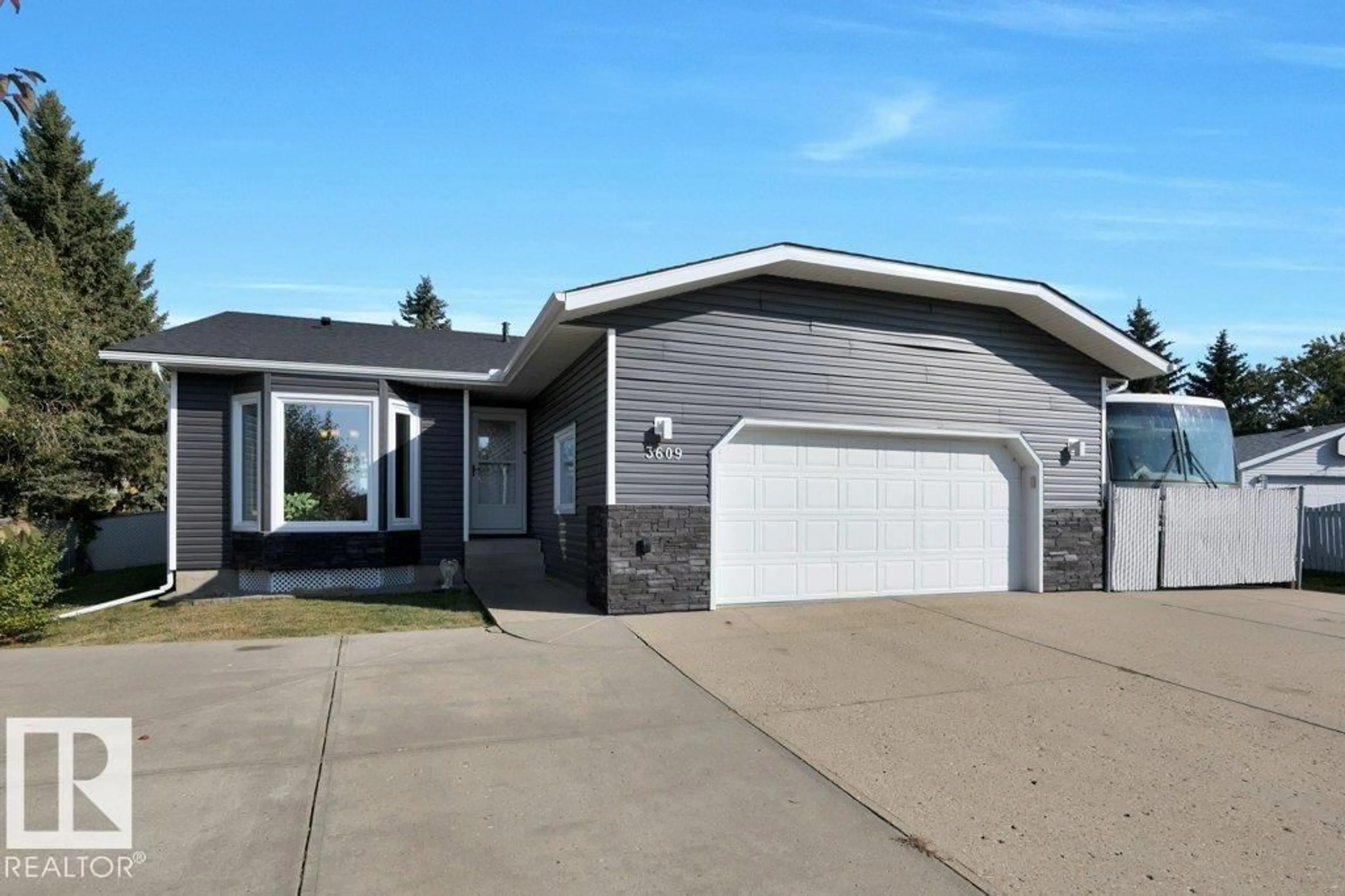 Home with vinyl exterior material, street for 3609 36 ST, Leduc Alberta T9E6J8