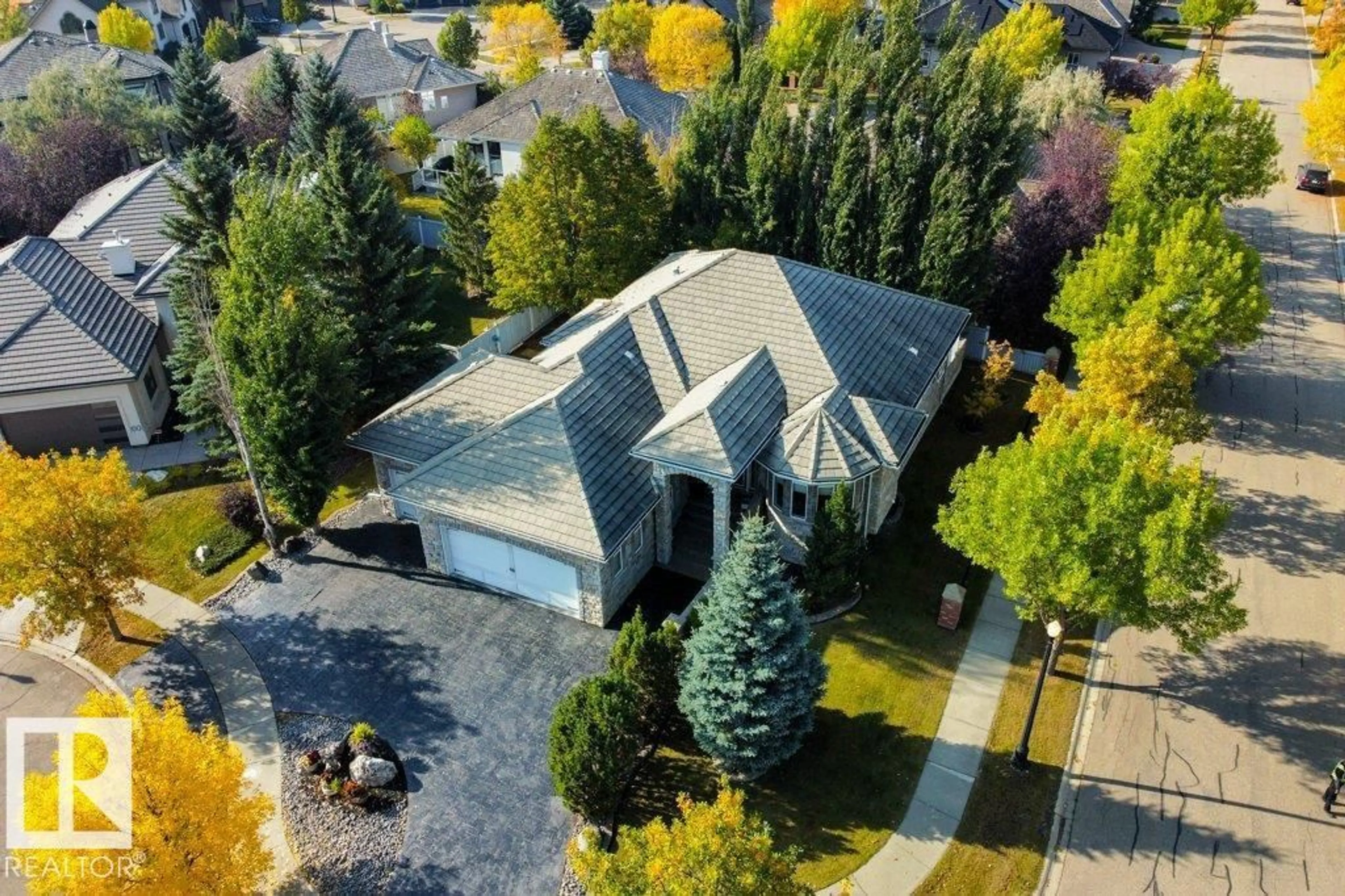 A pic from outside/outdoor area/front of a property/back of a property/a pic from drone, street for 62 KINGSFORD CR, St. Albert Alberta T8N7J2