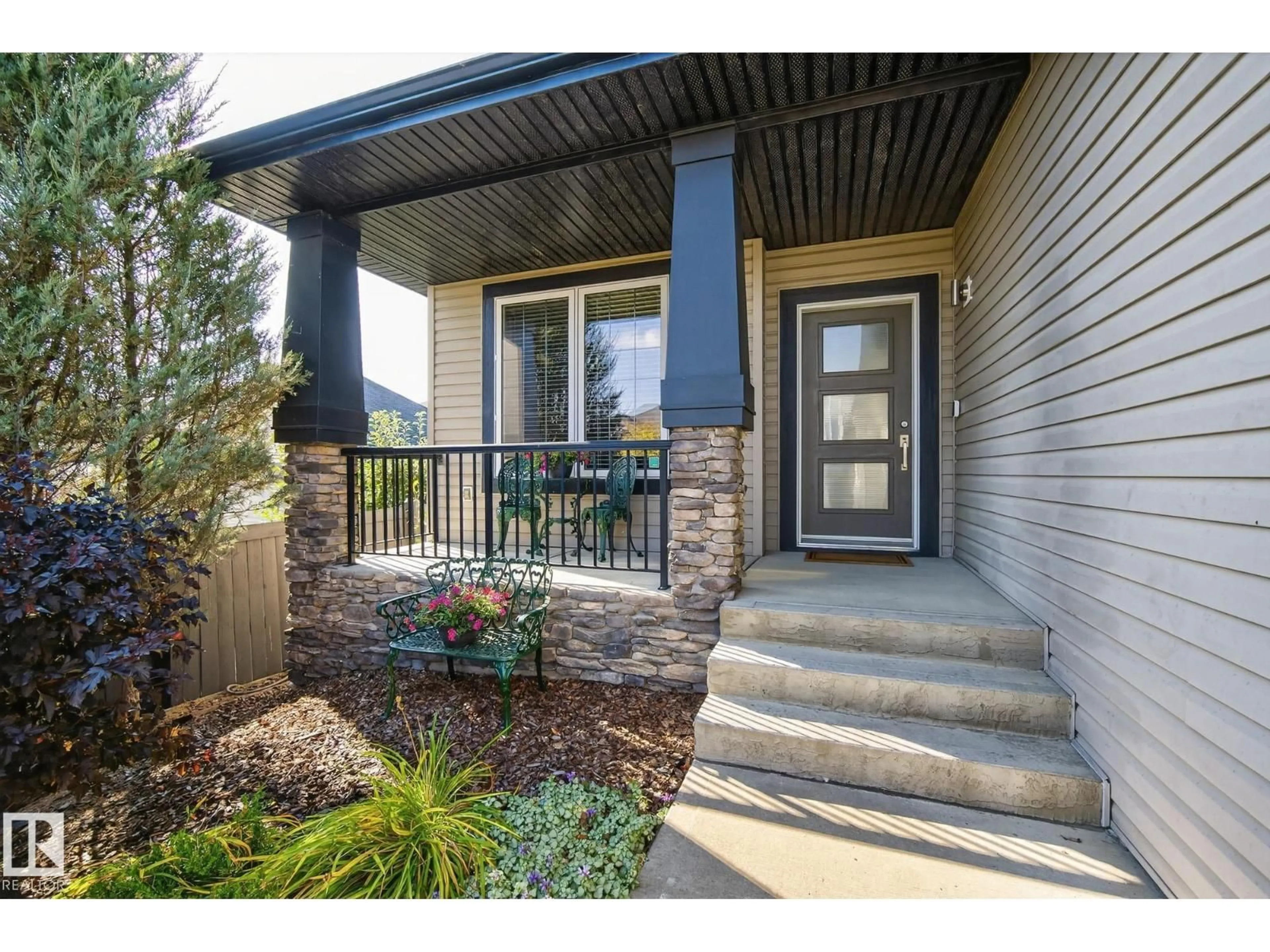 Indoor entryway for NW - 3514 MCLAY CR, Edmonton Alberta T6R3V3