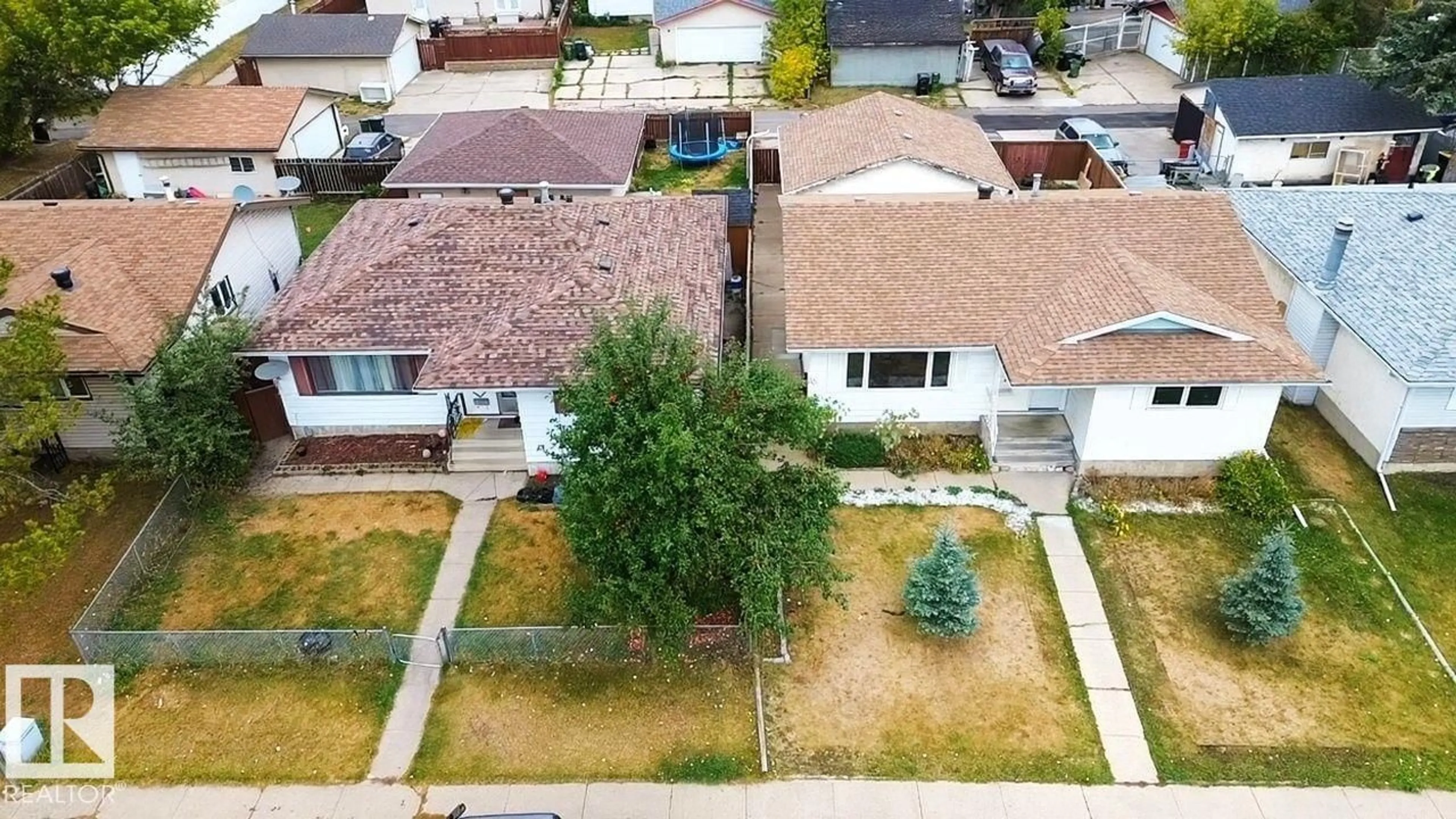 A pic from outside/outdoor area/front of a property/back of a property/a pic from drone, street for NW - 11736 152 AV, Edmonton Alberta T5X1S8