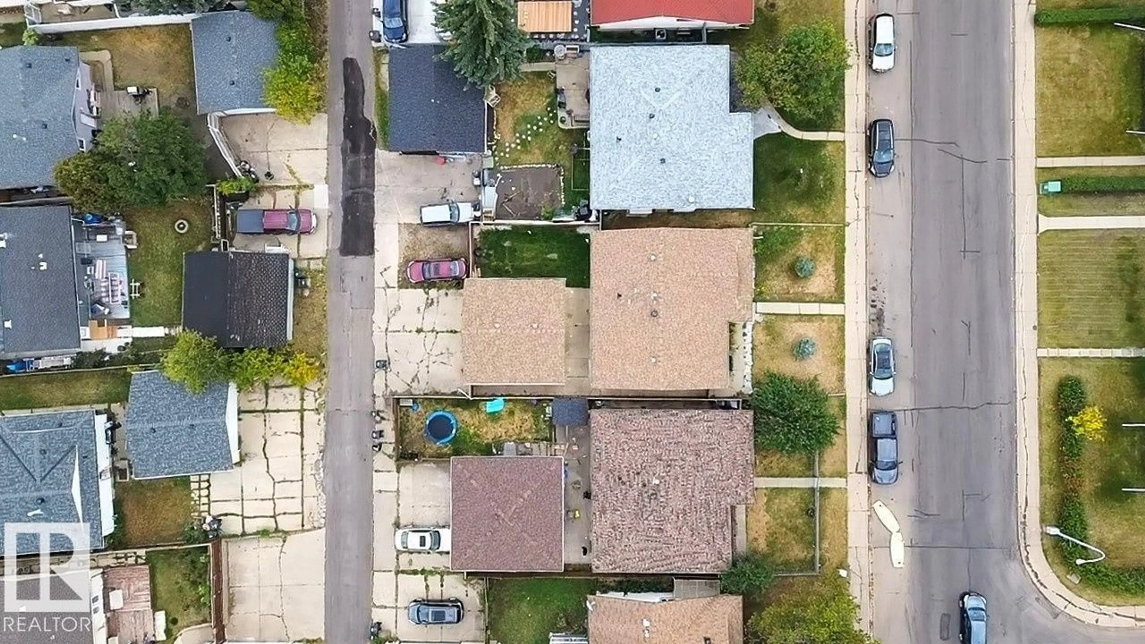 A pic from outside/outdoor area/front of a property/back of a property/a pic from drone, street for NW - 11736 152 AV, Edmonton Alberta T5X1S8