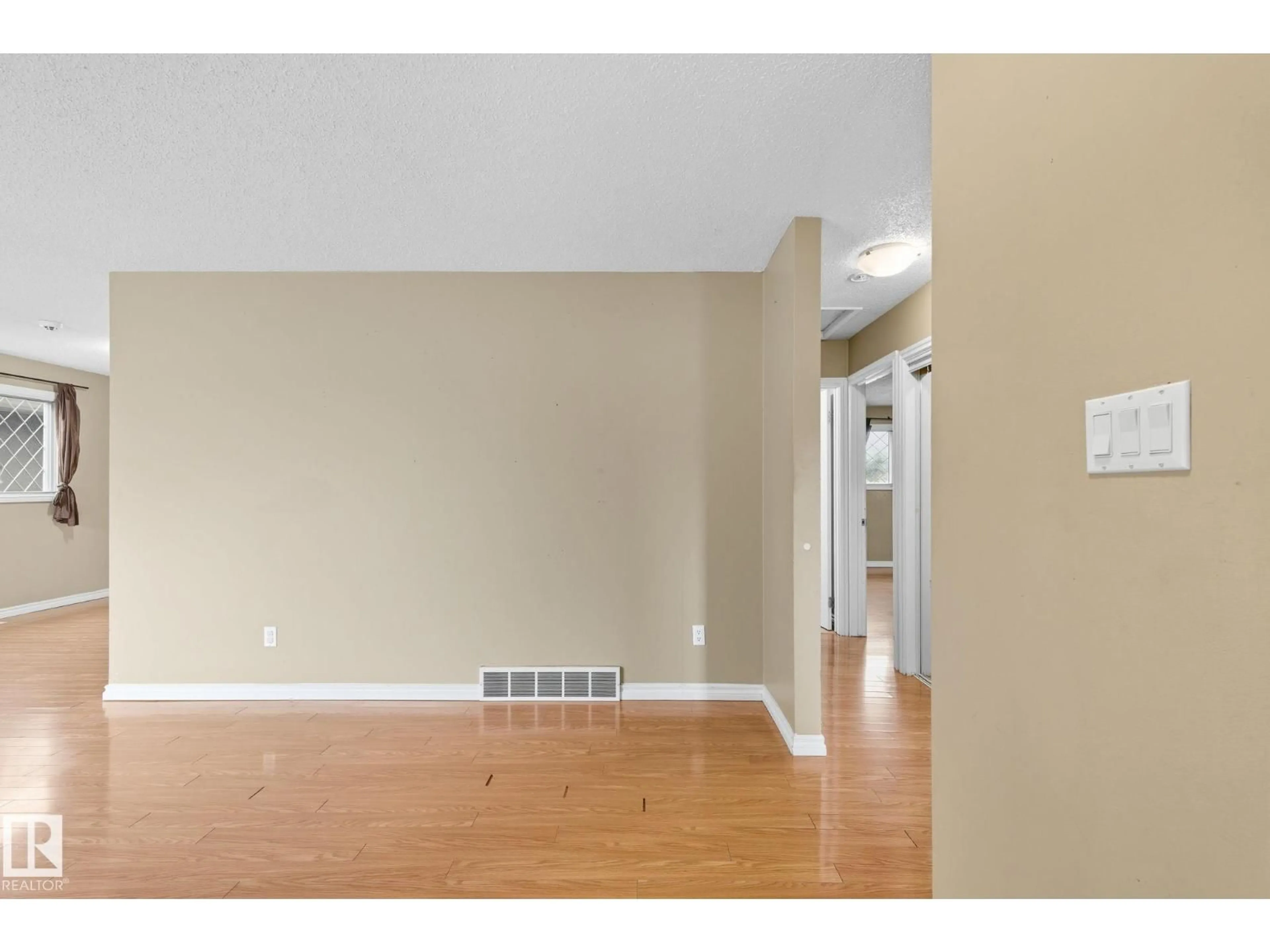 Unknown for NW - 11736 152 AV, Edmonton Alberta T5X1S8