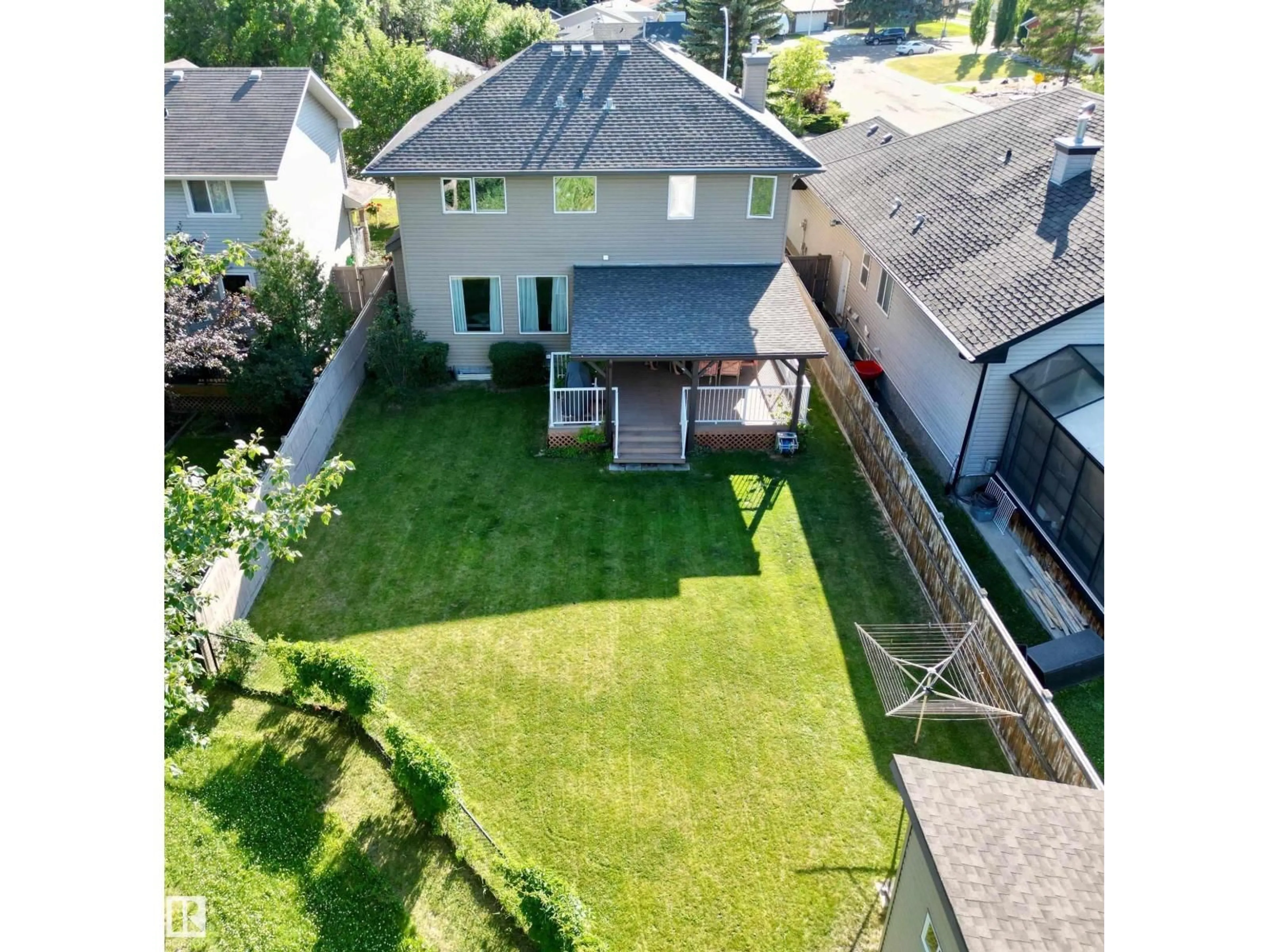 A pic from outside/outdoor area/front of a property/back of a property/a pic from drone, street for 57 HOMESTEAD CRESCENT, Edmonton Alberta T5A2Y1