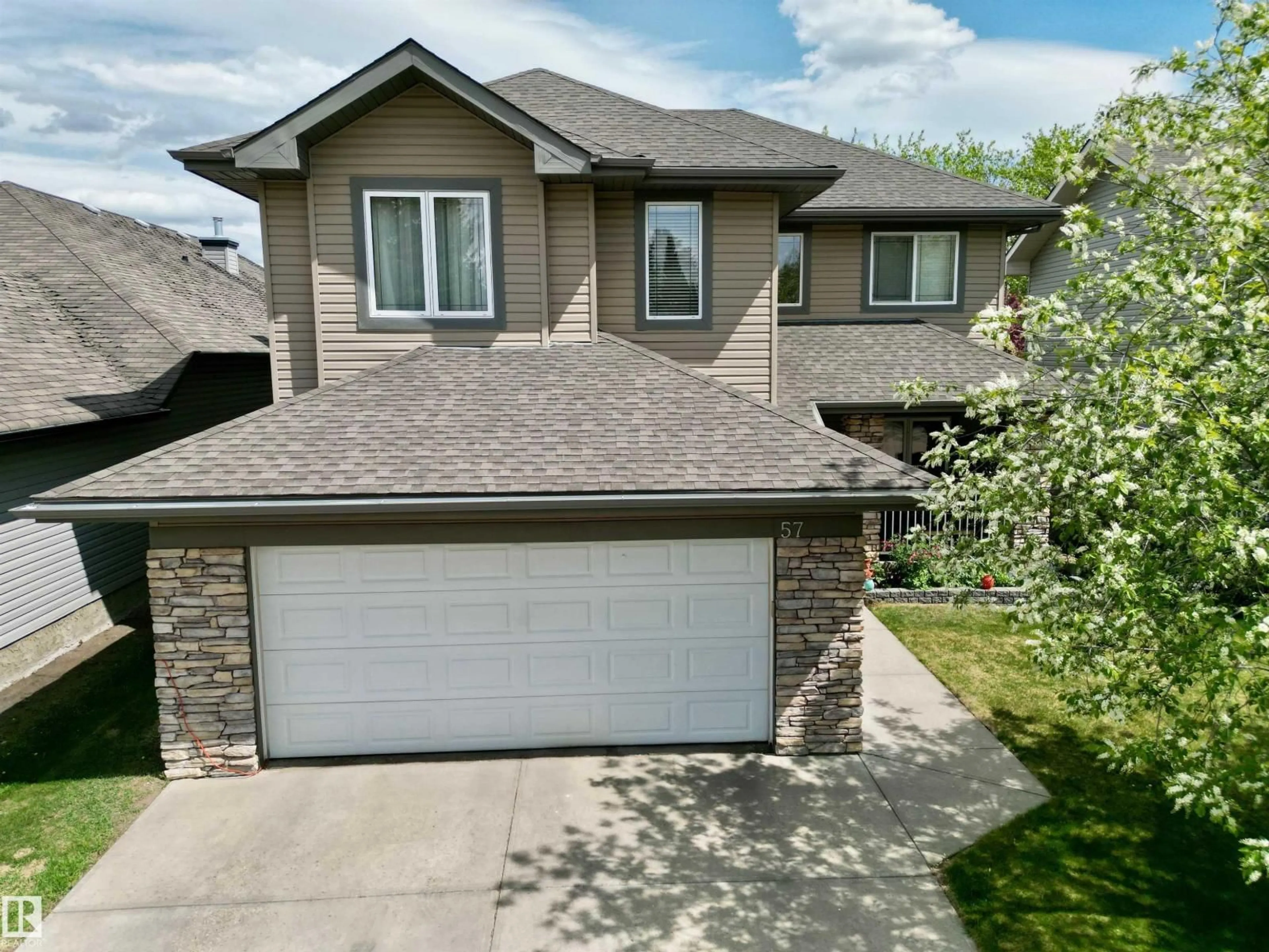 A pic from outside/outdoor area/front of a property/back of a property/a pic from drone, street for 57 HOMESTEAD CRESCENT, Edmonton Alberta T5A2Y1