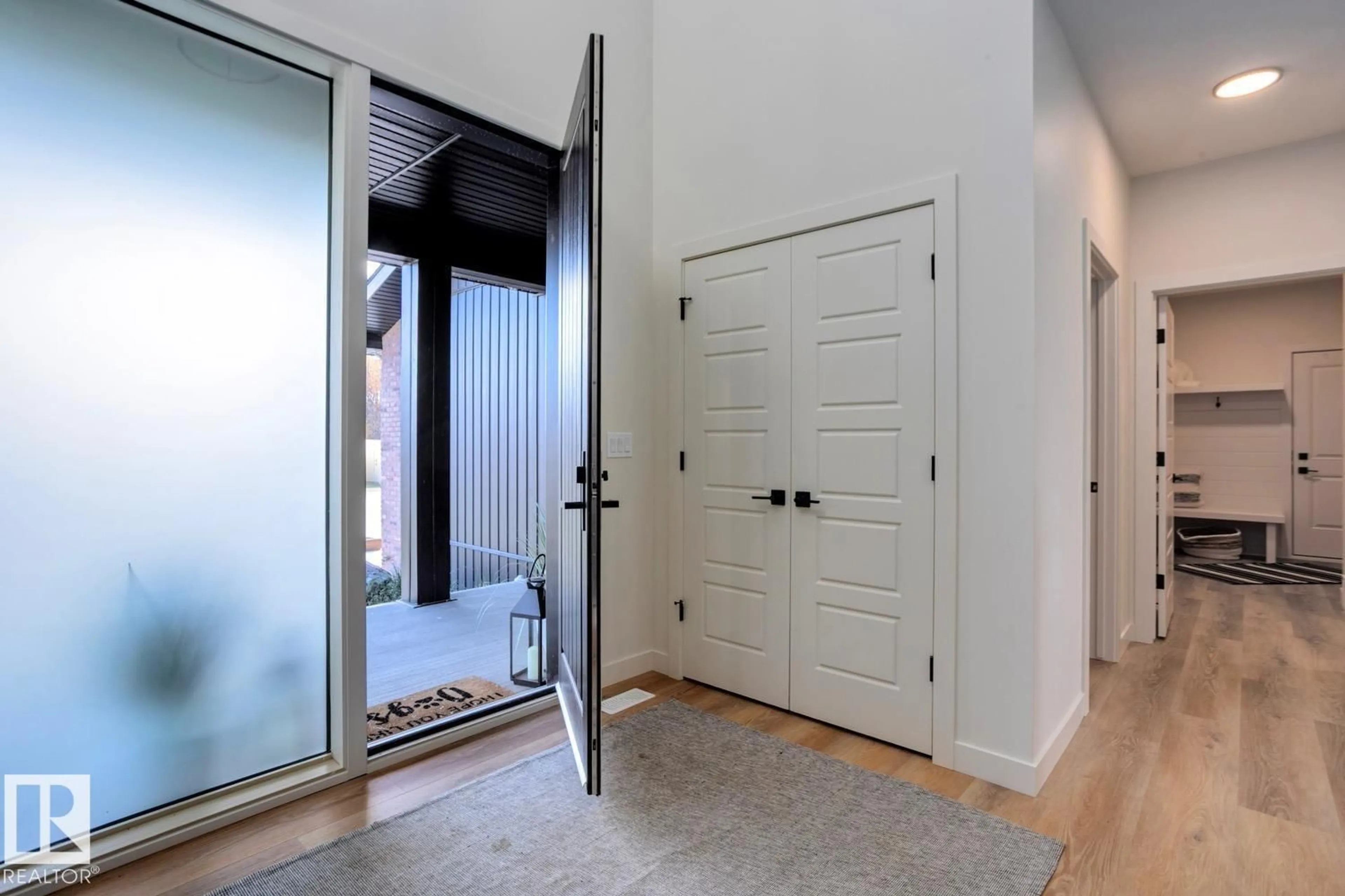Indoor entryway for 204 - 3410 STE. ANNE TR, Rural Lac Ste. Anne County Alberta T0E0A1