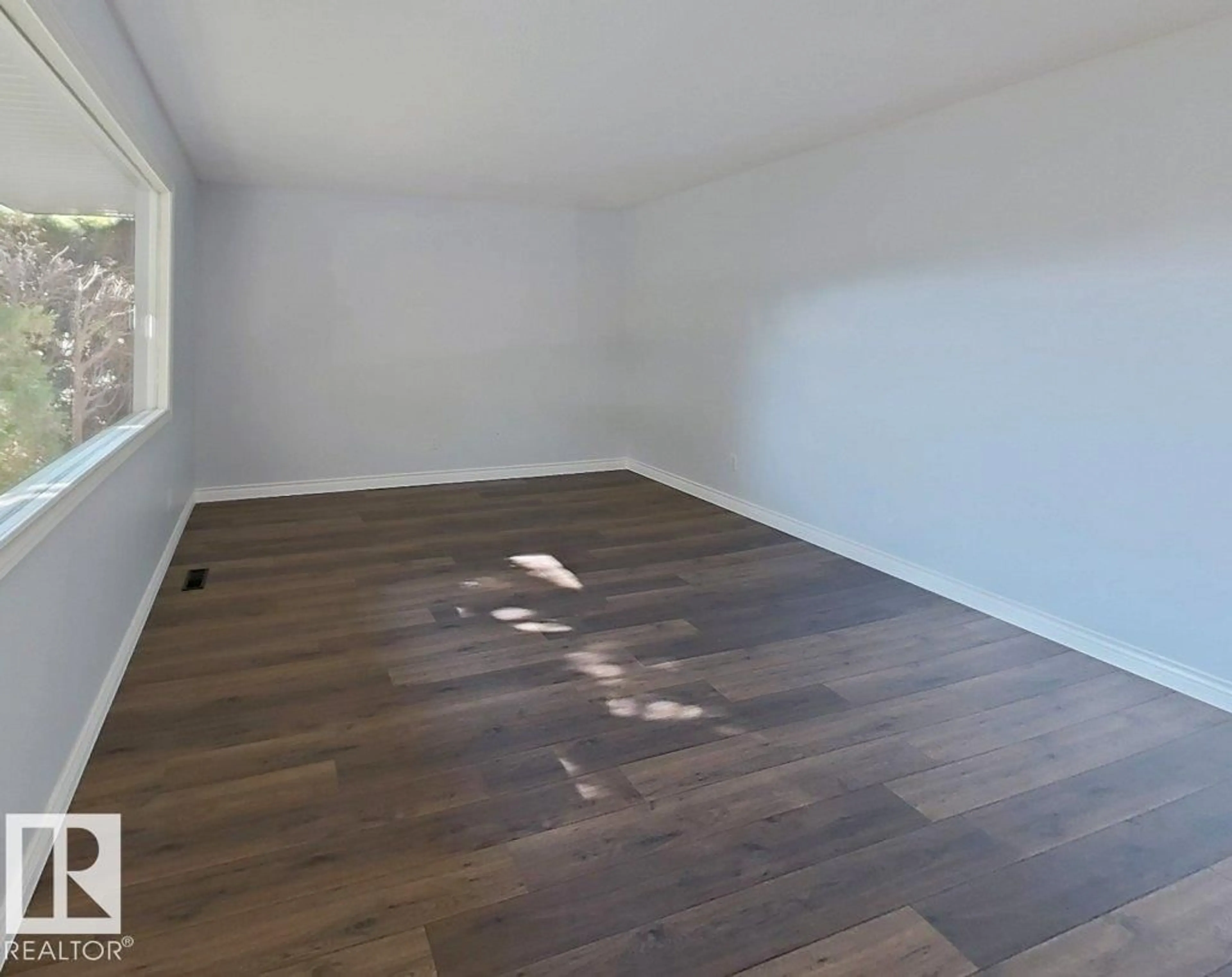 A pic of a room for 16 STARLING DR, Sherwood Park Alberta T8A0A7