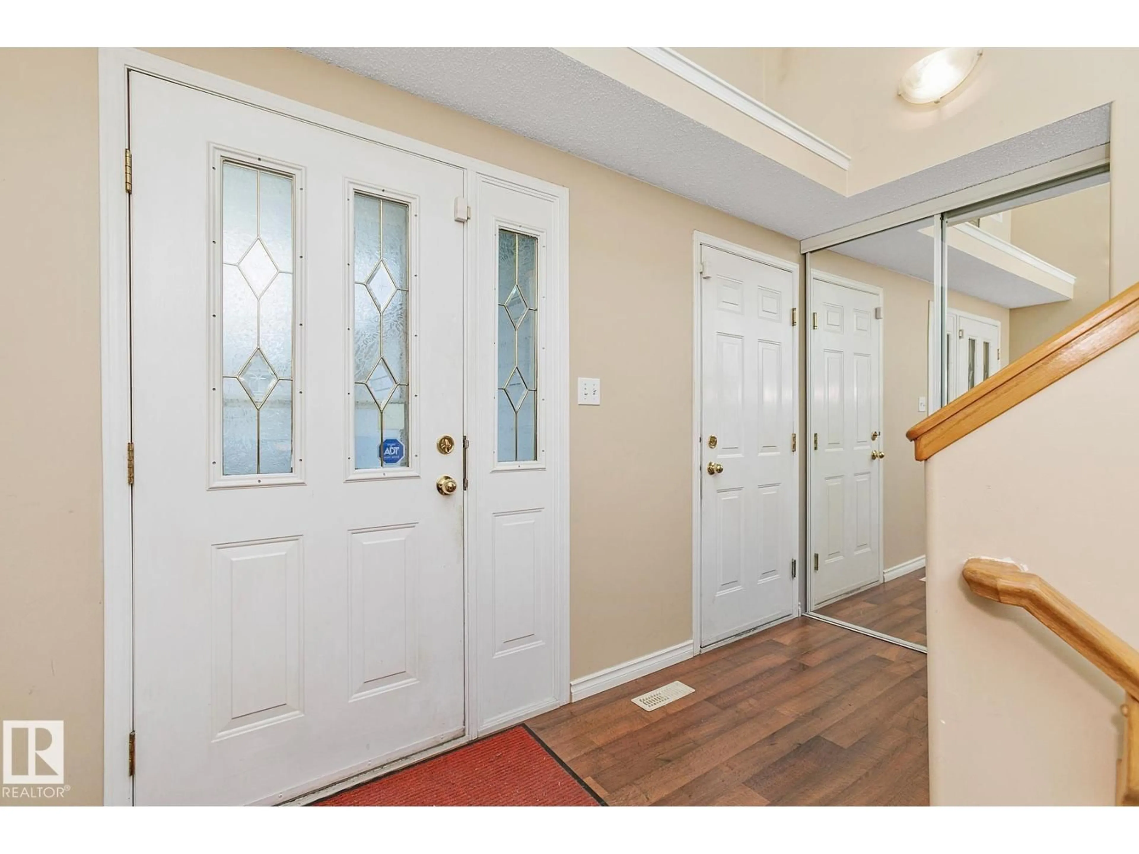 Indoor entryway for 3769 23 ST, Edmonton Alberta T6T1N8