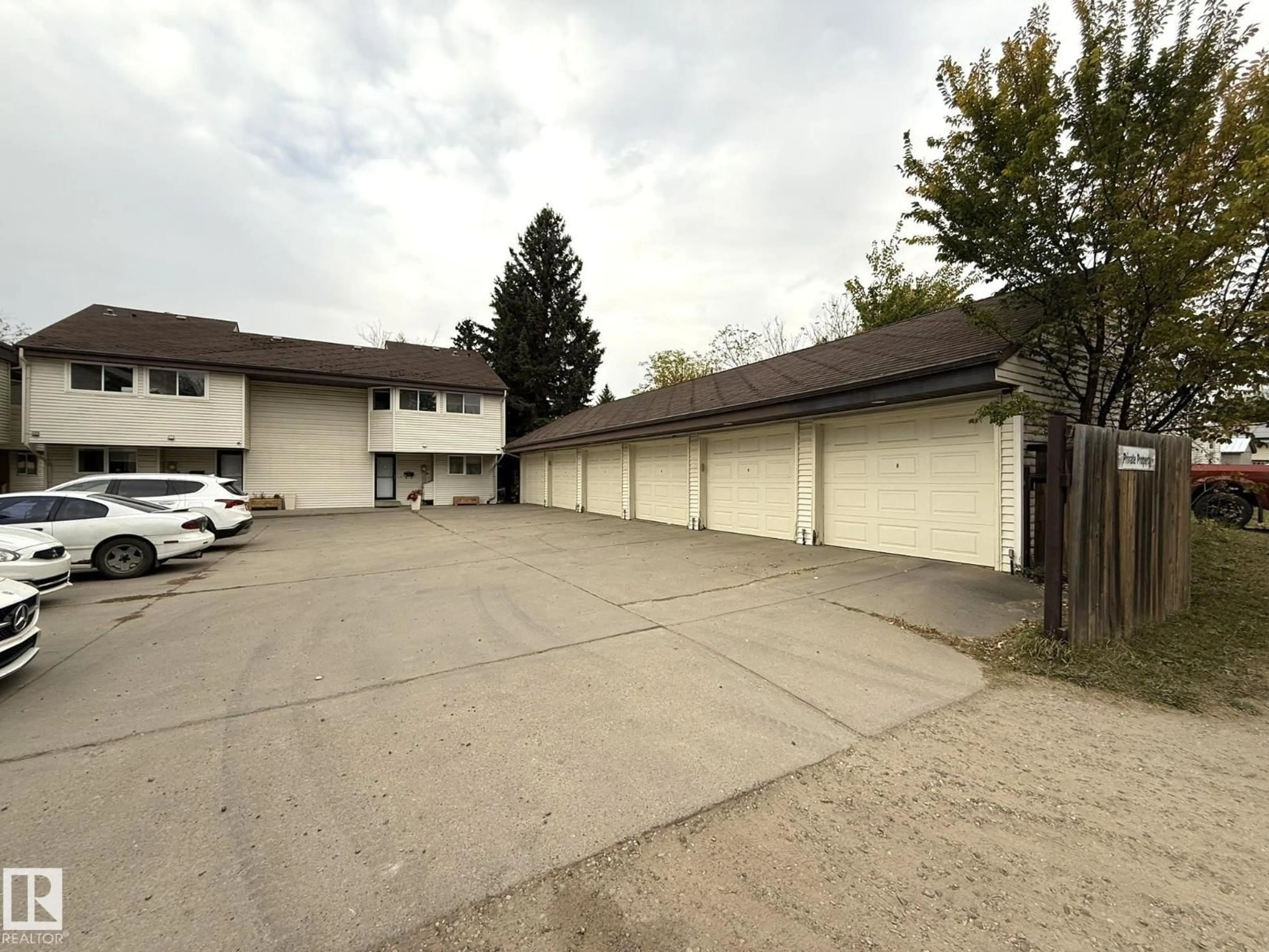 Unknown for 3557 MILL WOODS RD, Edmonton Alberta T6L5M1