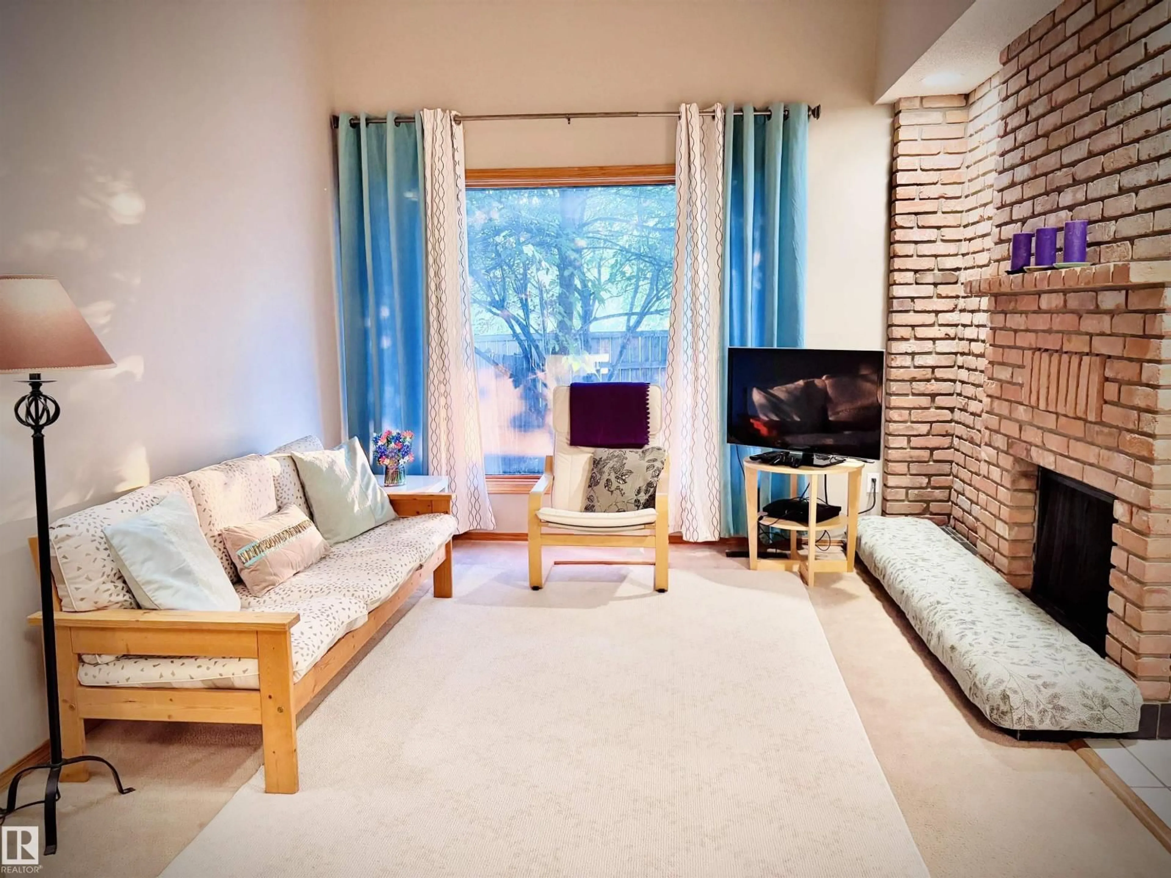 Living room with furniture, unknown for 3557 MILL WOODS RD, Edmonton Alberta T6L5M1