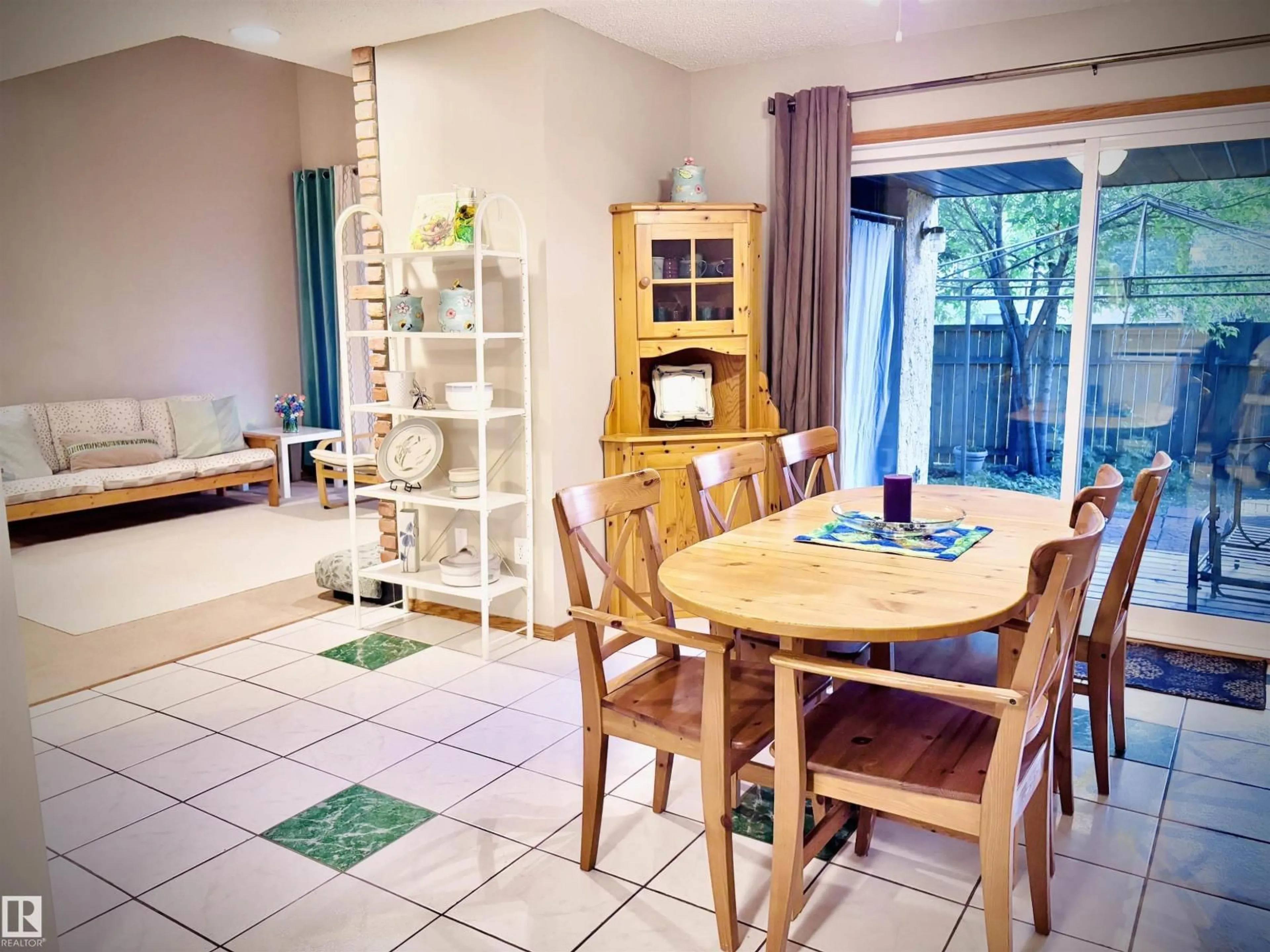 Dining room, unknown for 3557 MILL WOODS RD, Edmonton Alberta T6L5M1