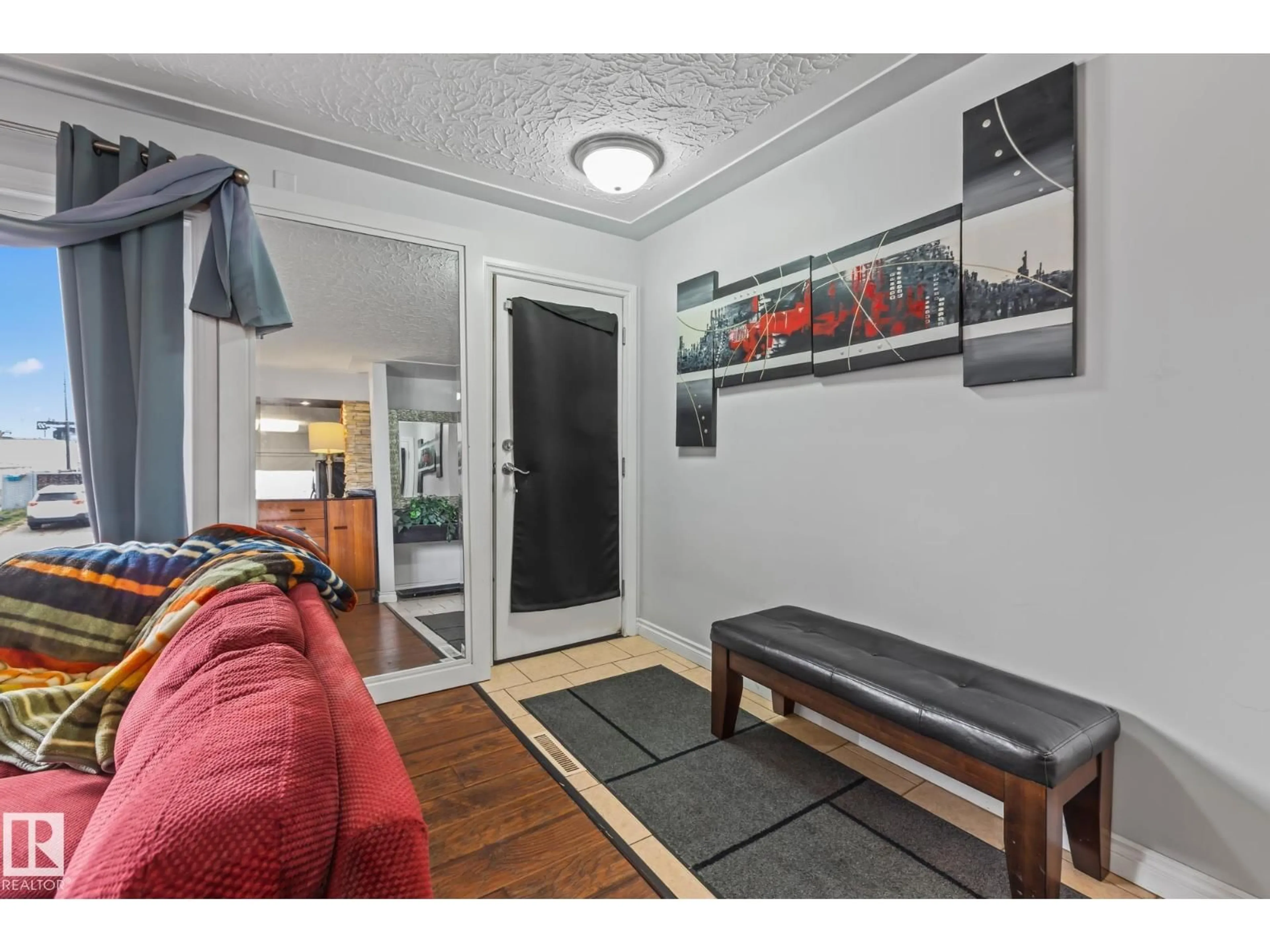 Indoor entryway for NW - 12903/12905 96 ST, Edmonton Alberta T5E4B2