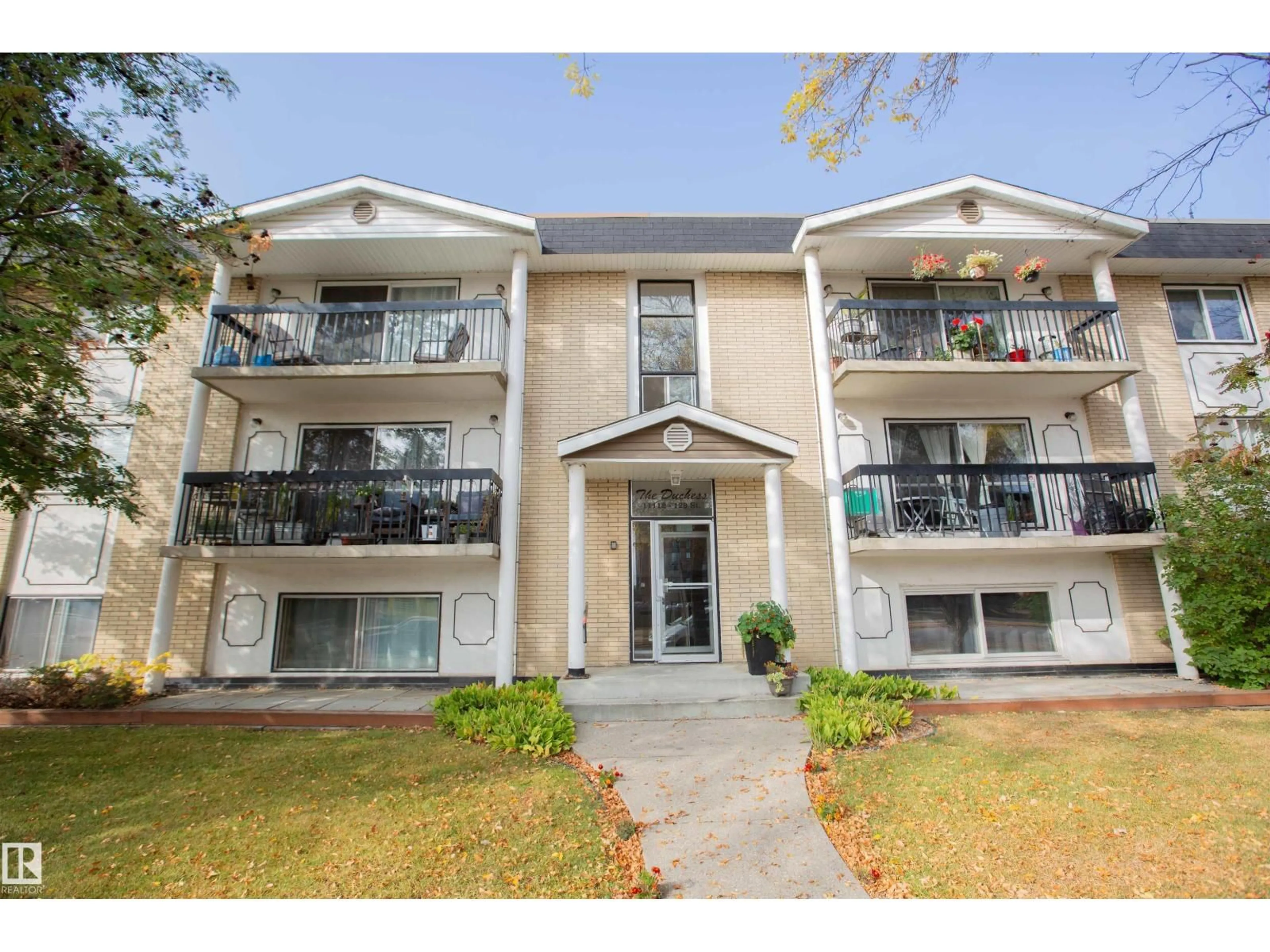 Patio, unknown for 33 11112 129 ST NW, Edmonton Alberta T5M0Y5