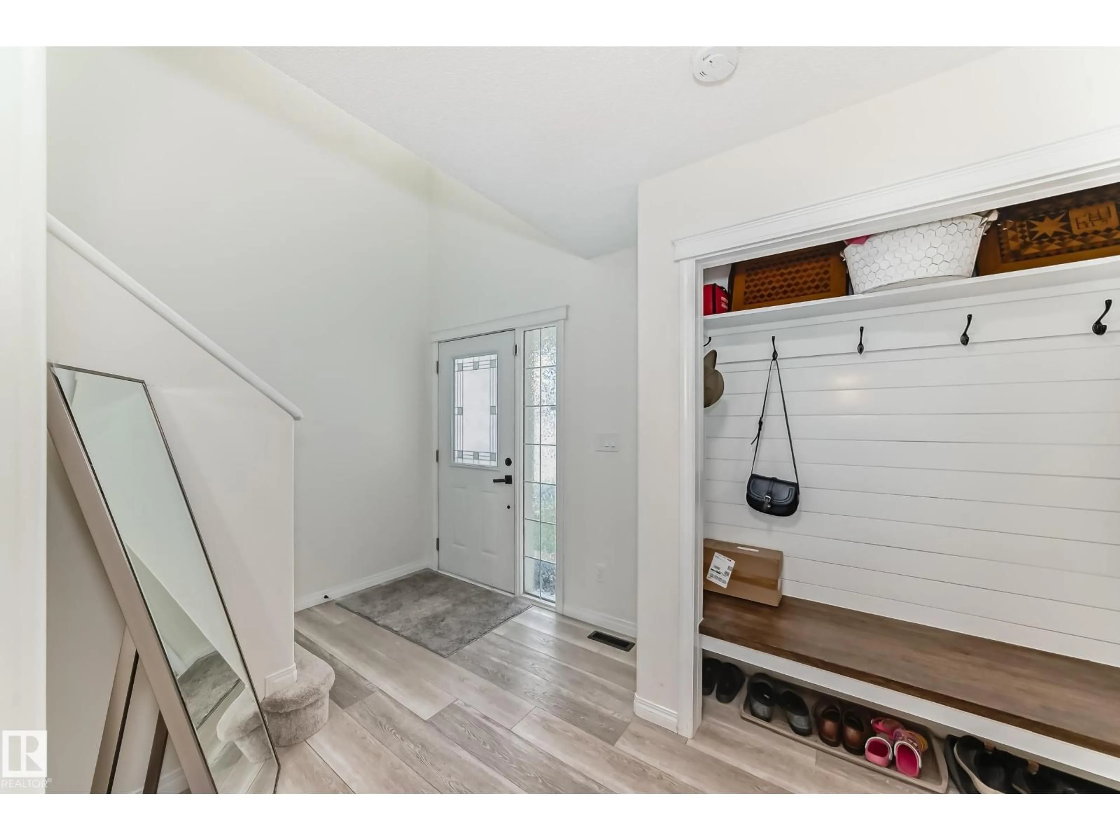 Indoor entryway for 34 WISTERIA LN, Fort Saskatchewan Alberta T8L0B4