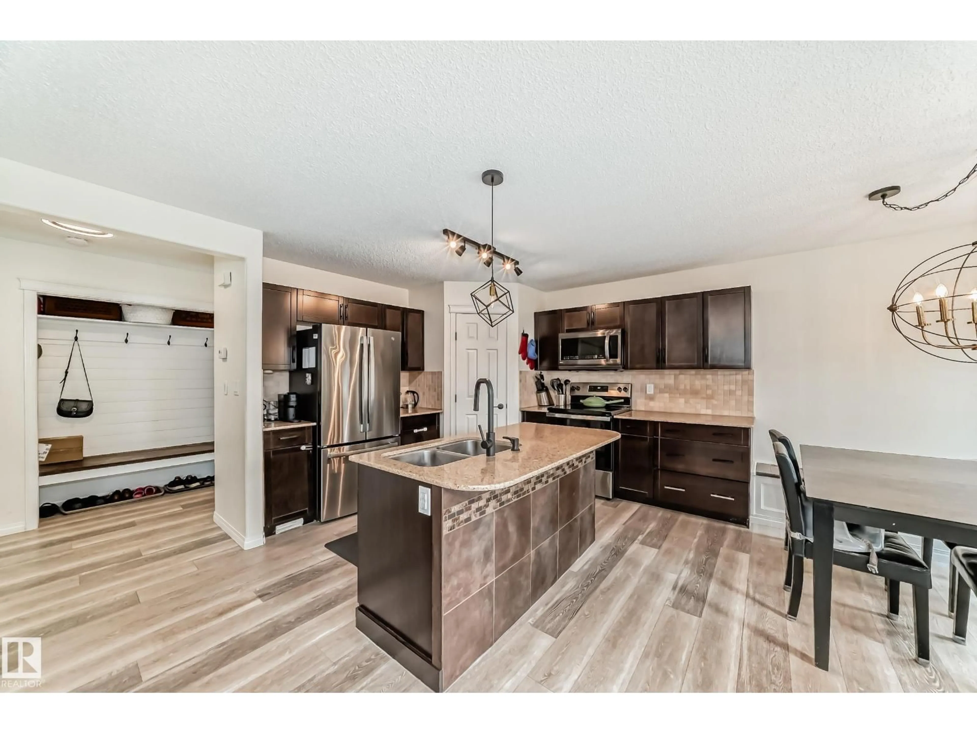 Open concept kitchen, unknown for 34 WISTERIA LN, Fort Saskatchewan Alberta T8L0B4