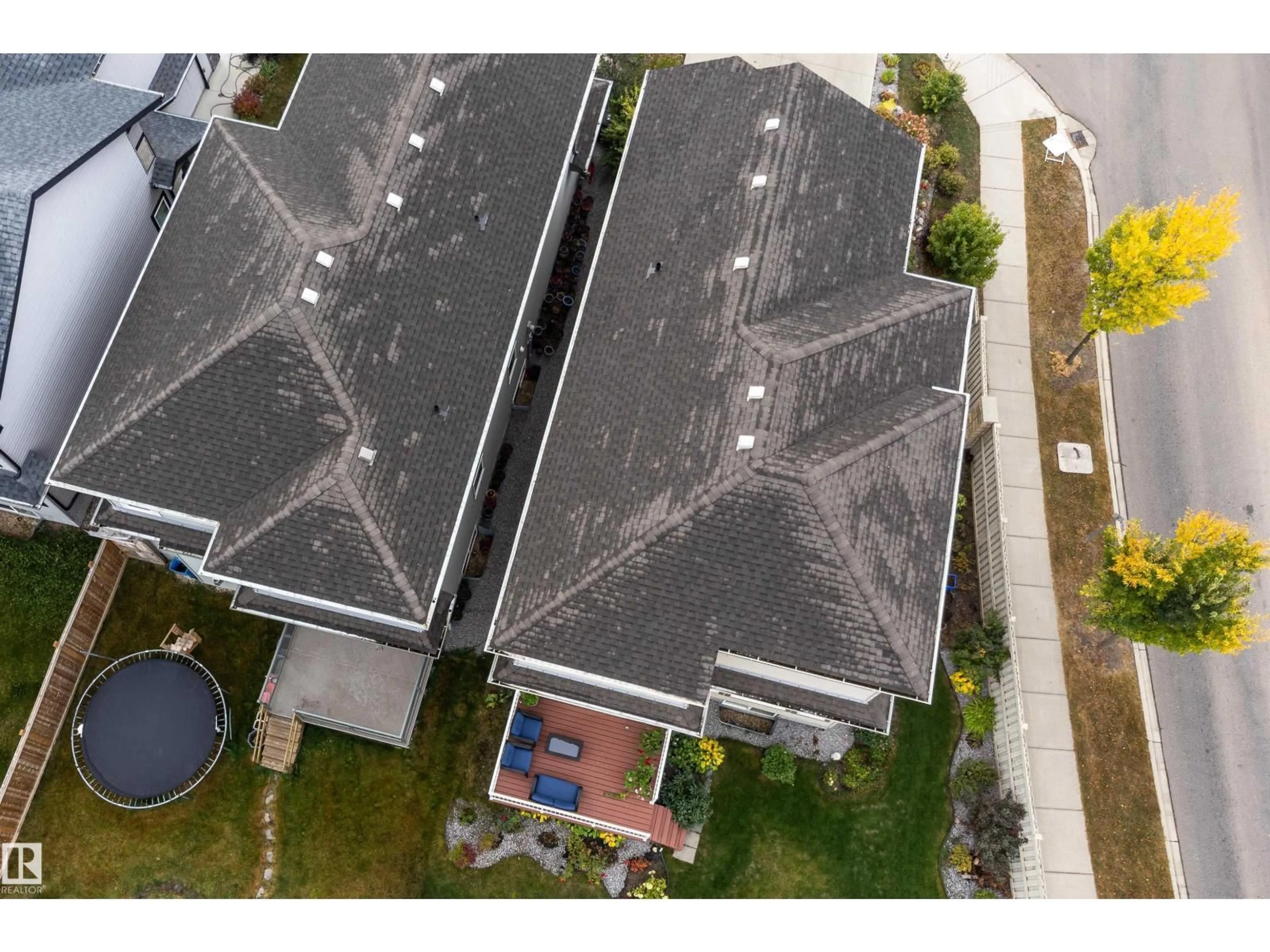 A pic from outside/outdoor area/front of a property/back of a property/a pic from drone, building for 2504 AMERONGEN CR, Edmonton Alberta T6W3C2
