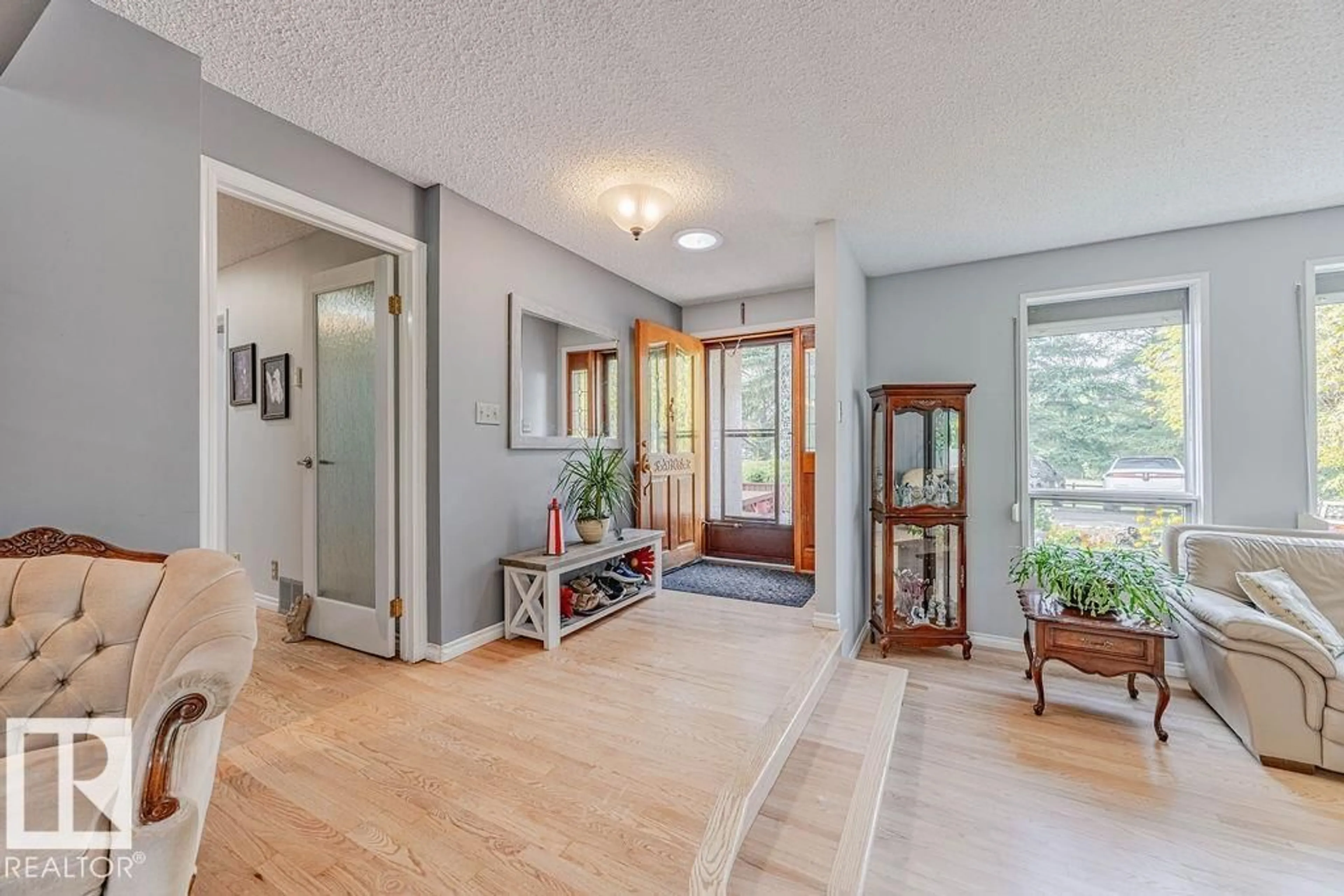 Indoor entryway for 52328 - 194 HWY 21, Rural Strathcona County Alberta T8B1J9