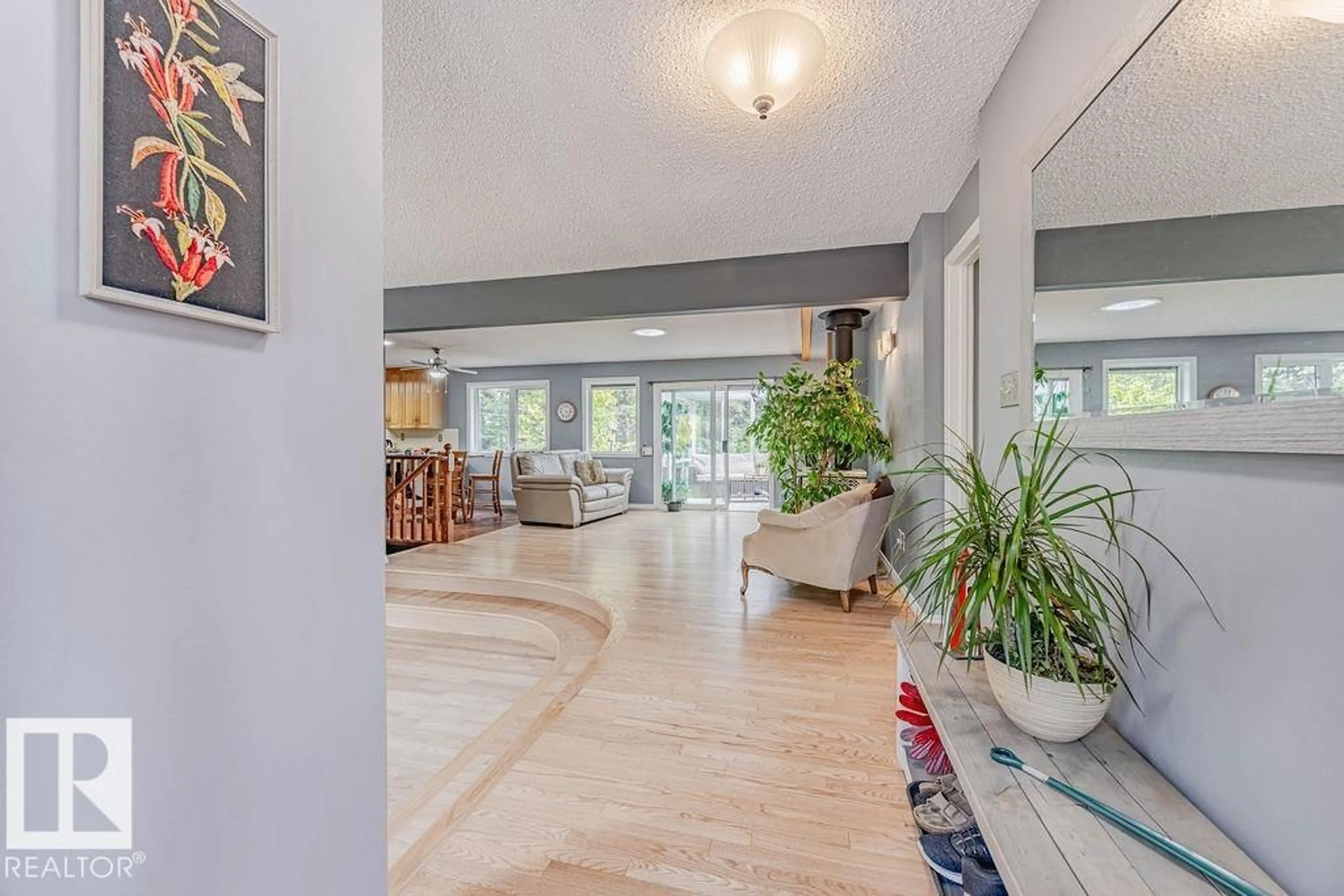 Indoor foyer for 52328 - 194 HWY 21, Rural Strathcona County Alberta T8B1J9