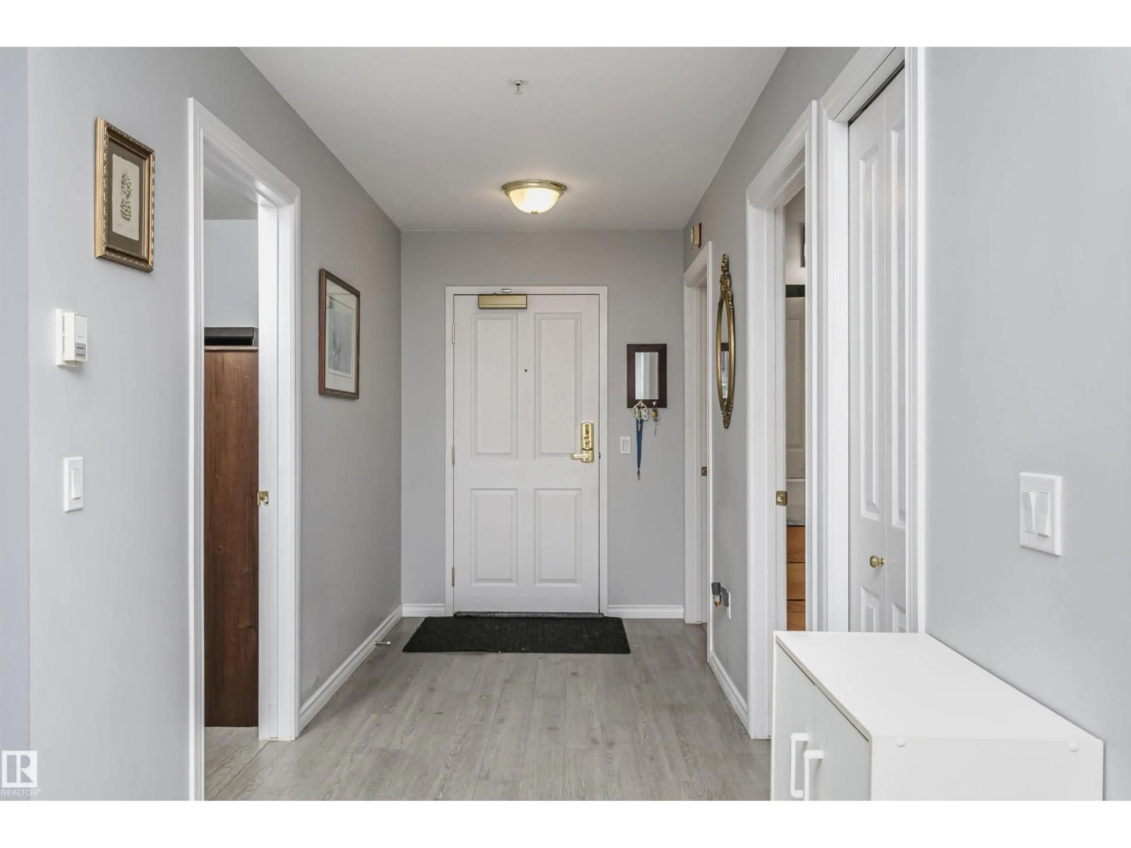 Indoor entryway for 302 - 302 MCKENNEY AV, St. Albert Alberta T8N1L9