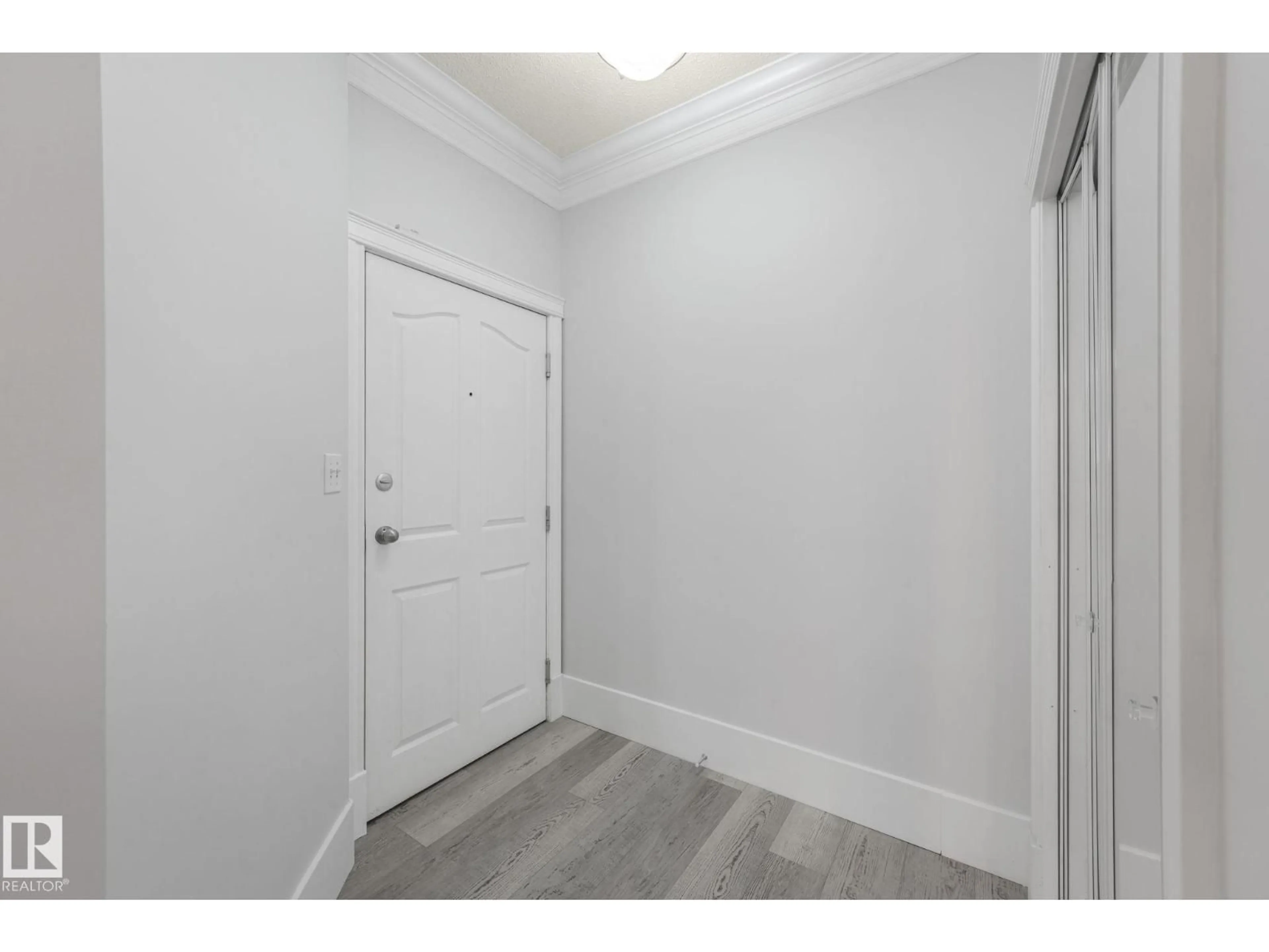 Indoor entryway for #104 - 9707 105 ST, Edmonton Alberta T5K2Y4