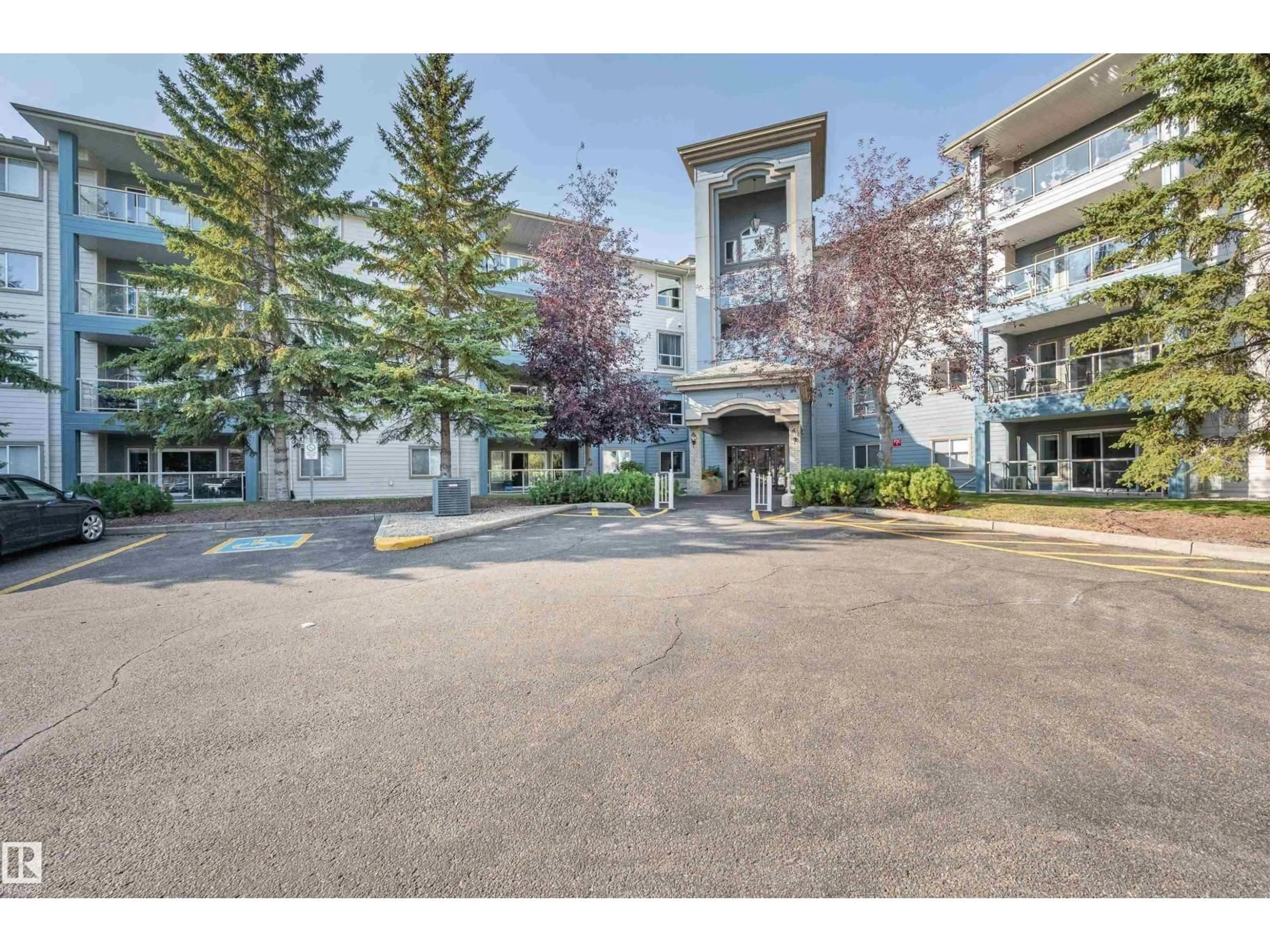 Unknown for 302 - 302 CRYSTAL LN, Sherwood Park Alberta T8H1W6