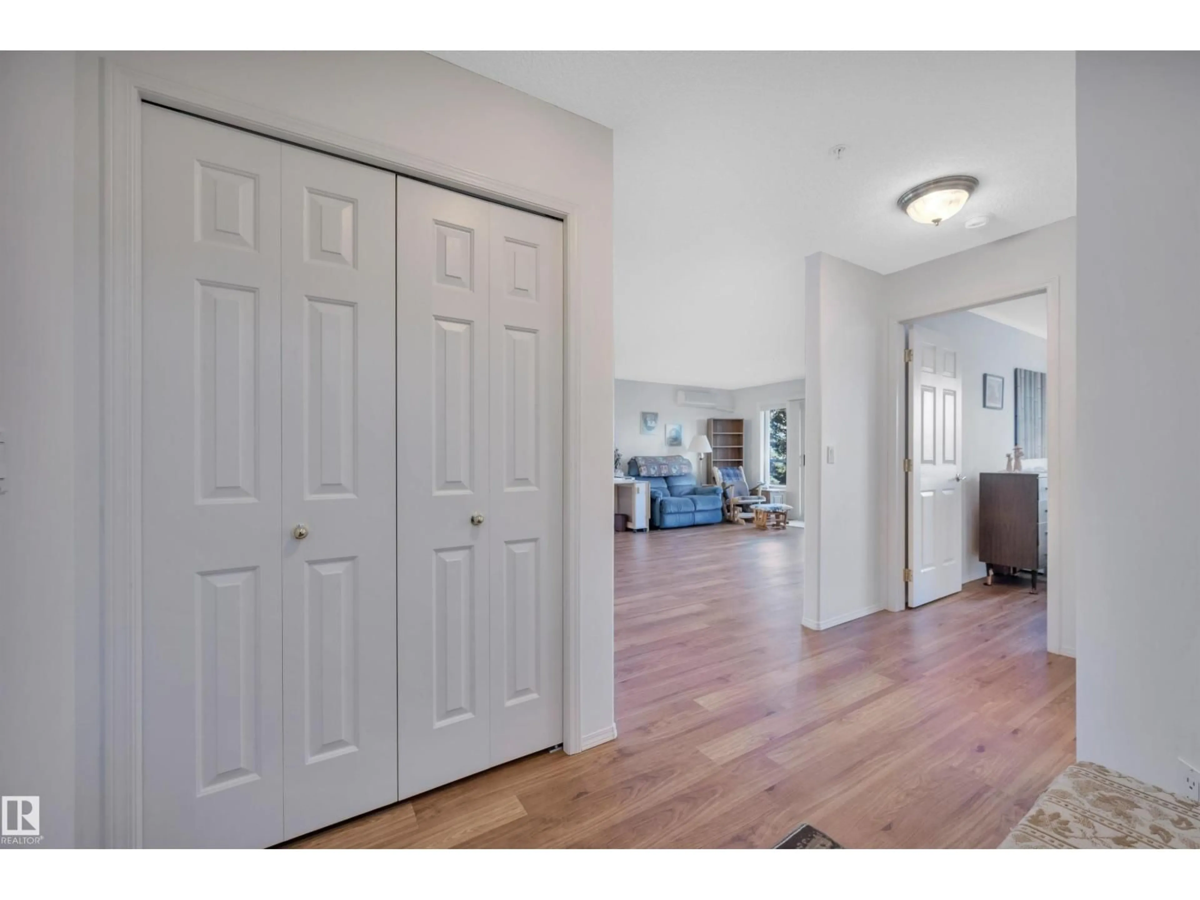 Indoor entryway for 302 - 302 CRYSTAL LN, Sherwood Park Alberta T8H1W6
