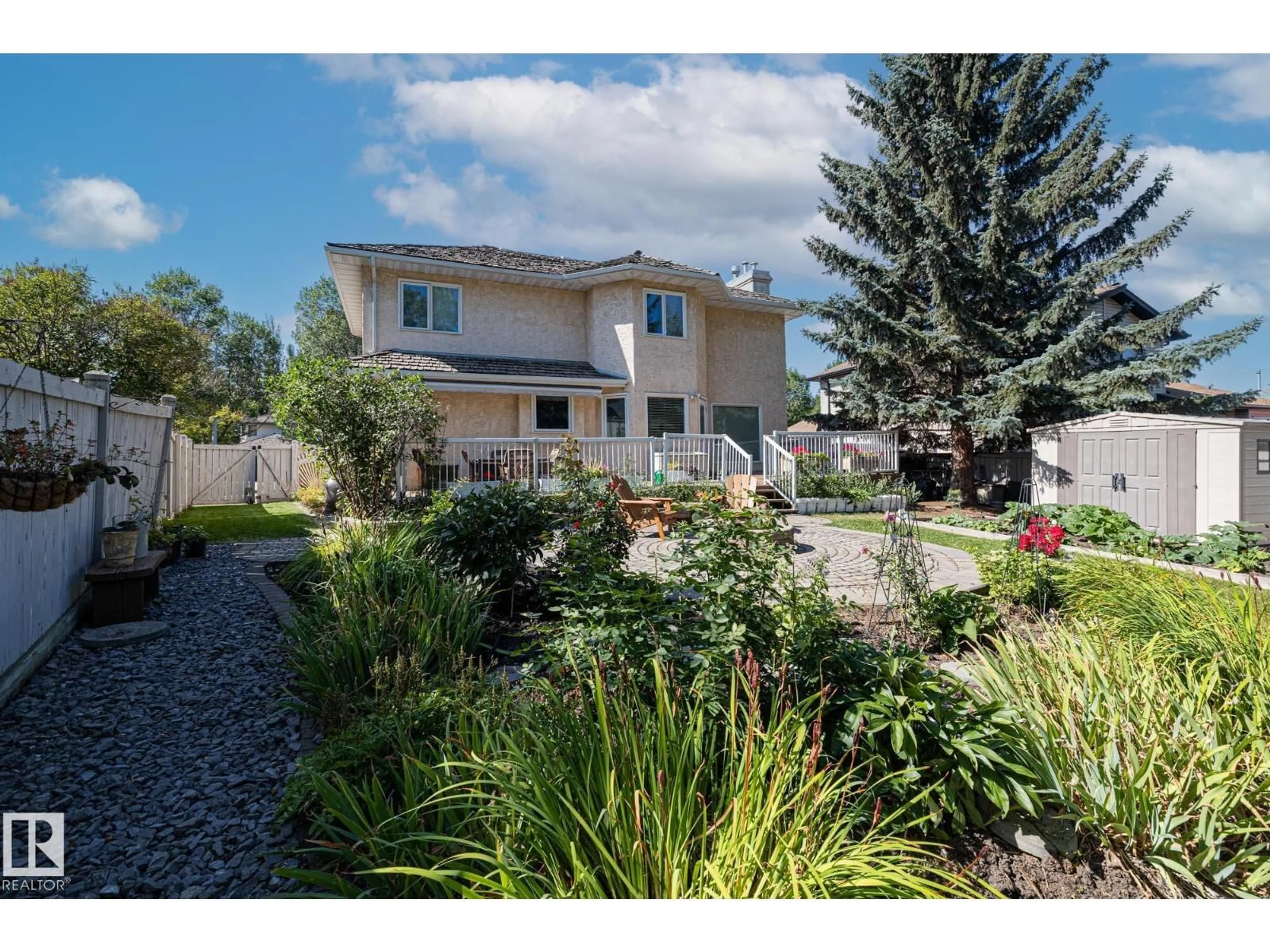 Home with vinyl exterior material, street for 3 HARNOIS PL, St. Albert Alberta T8N5R2