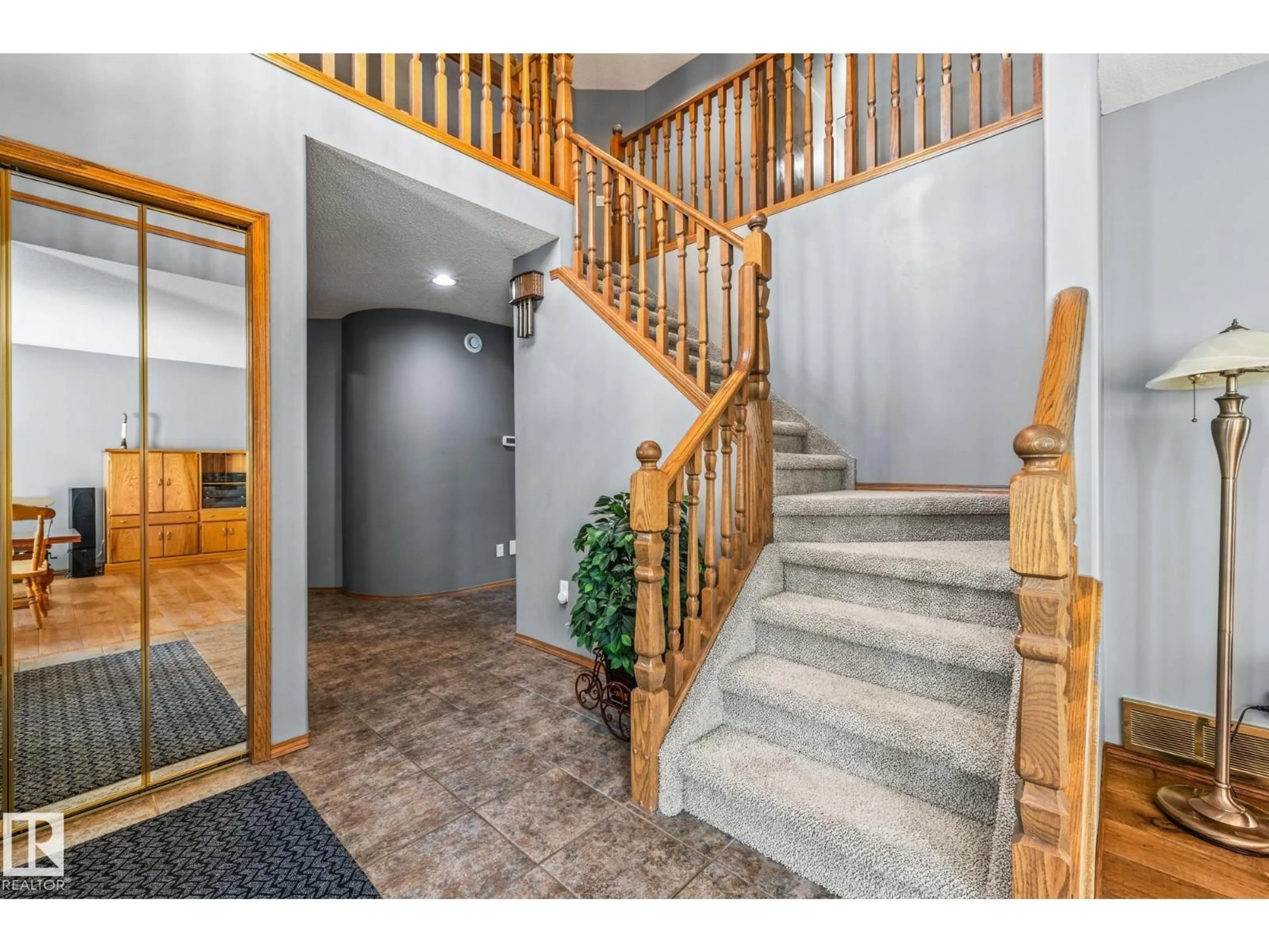 Indoor foyer for 3 HARNOIS PL, St. Albert Alberta T8N5R2