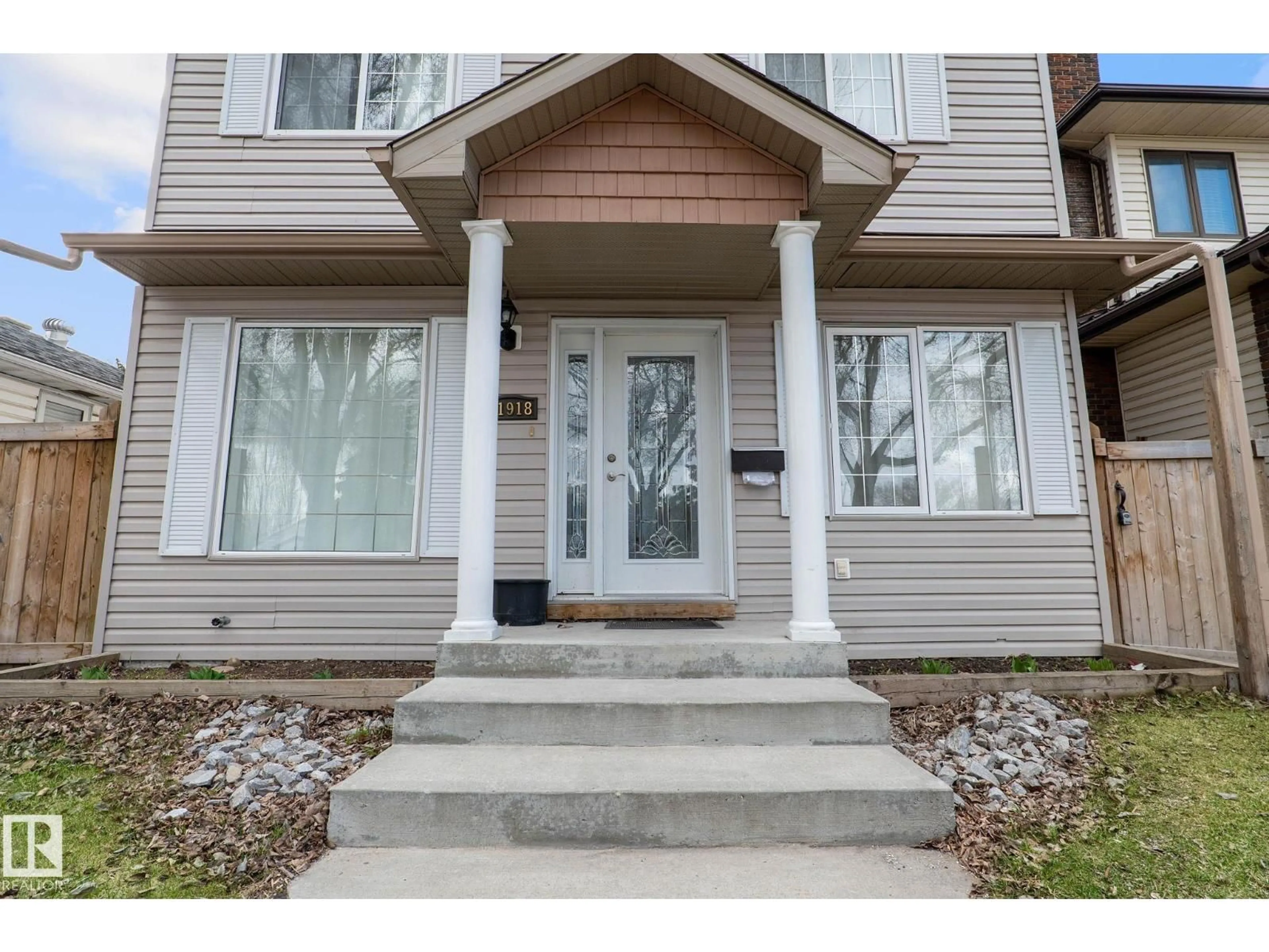 Unknown for NW - 11918 68 ST, Edmonton Alberta T5B1P7