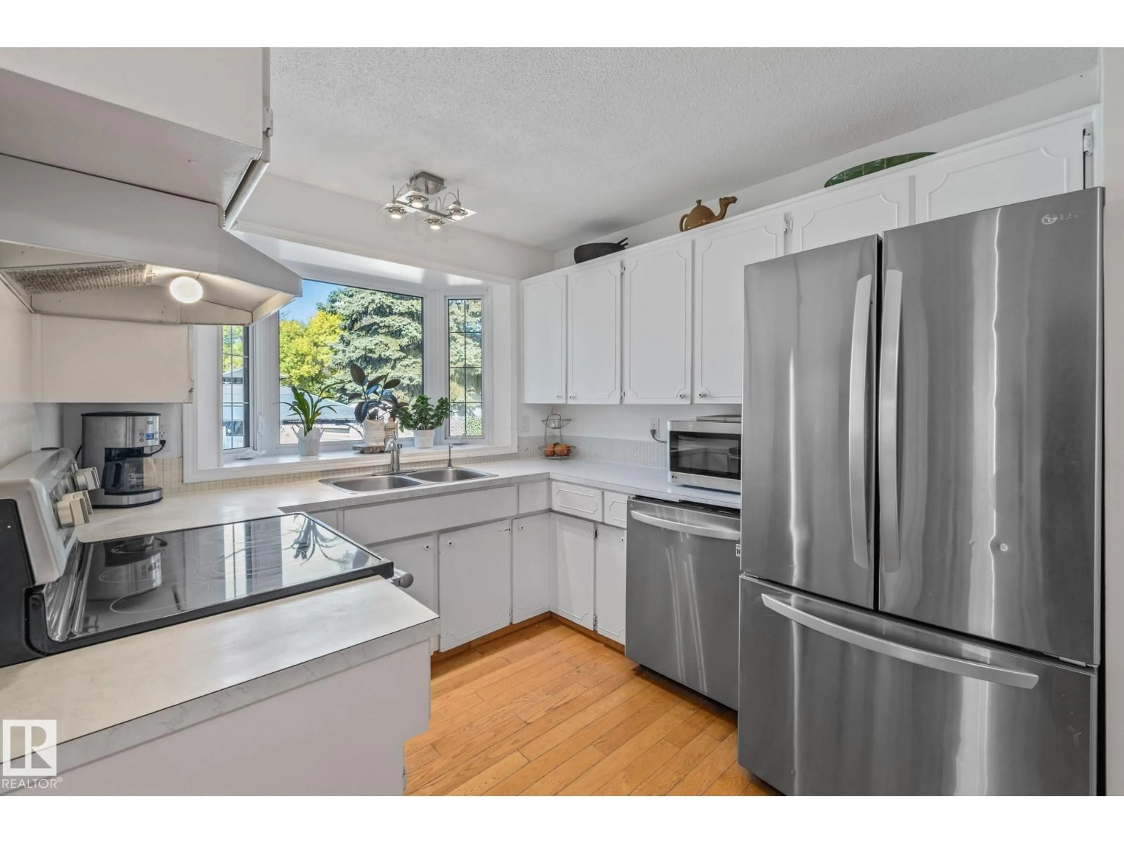 Open concept kitchen, unknown for 18 BURNHAM AV, St. Albert Alberta T8N0A7
