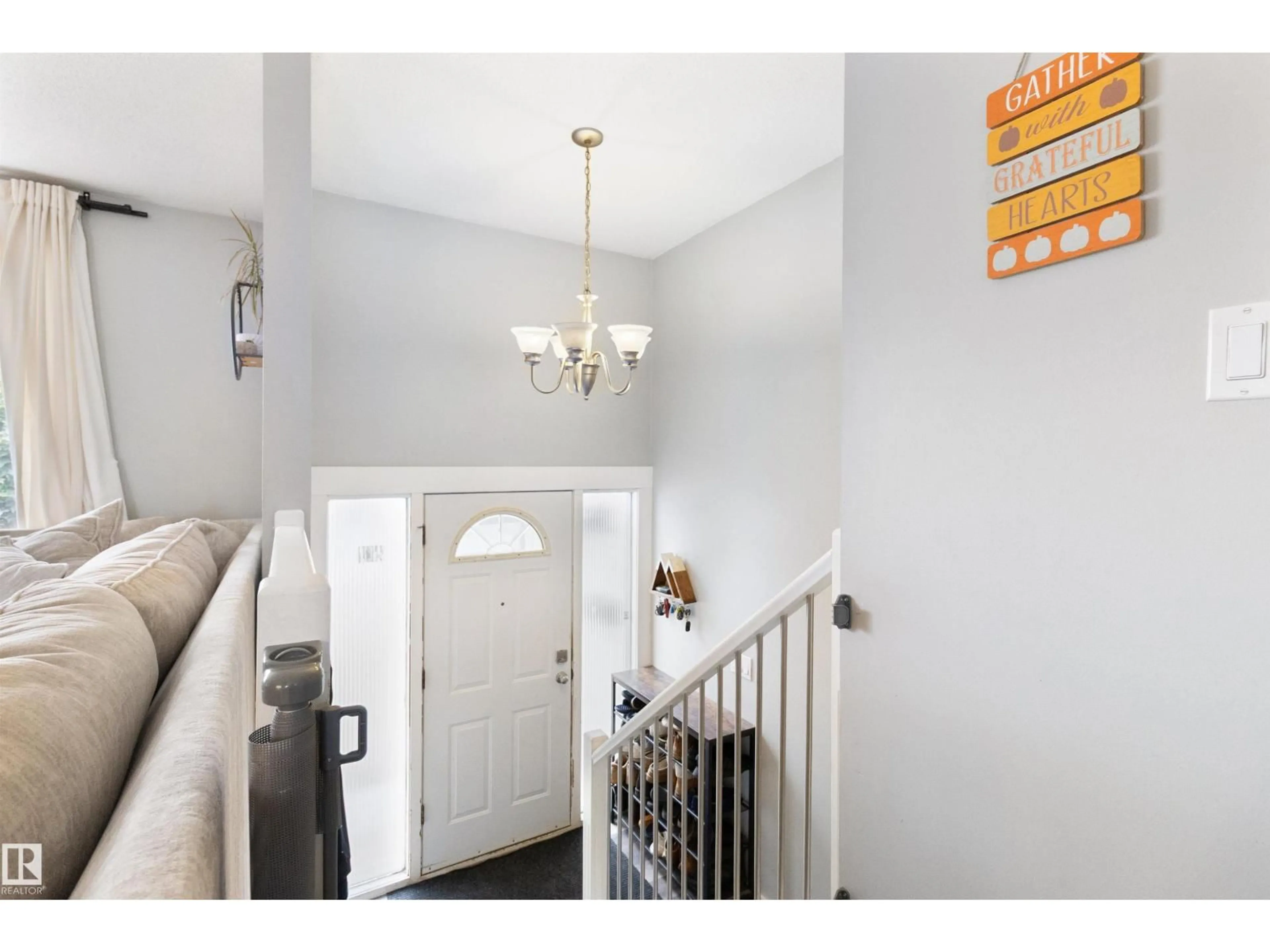 Indoor entryway for 64 GREENWOOD WY, Sherwood Park Alberta T8A0J5