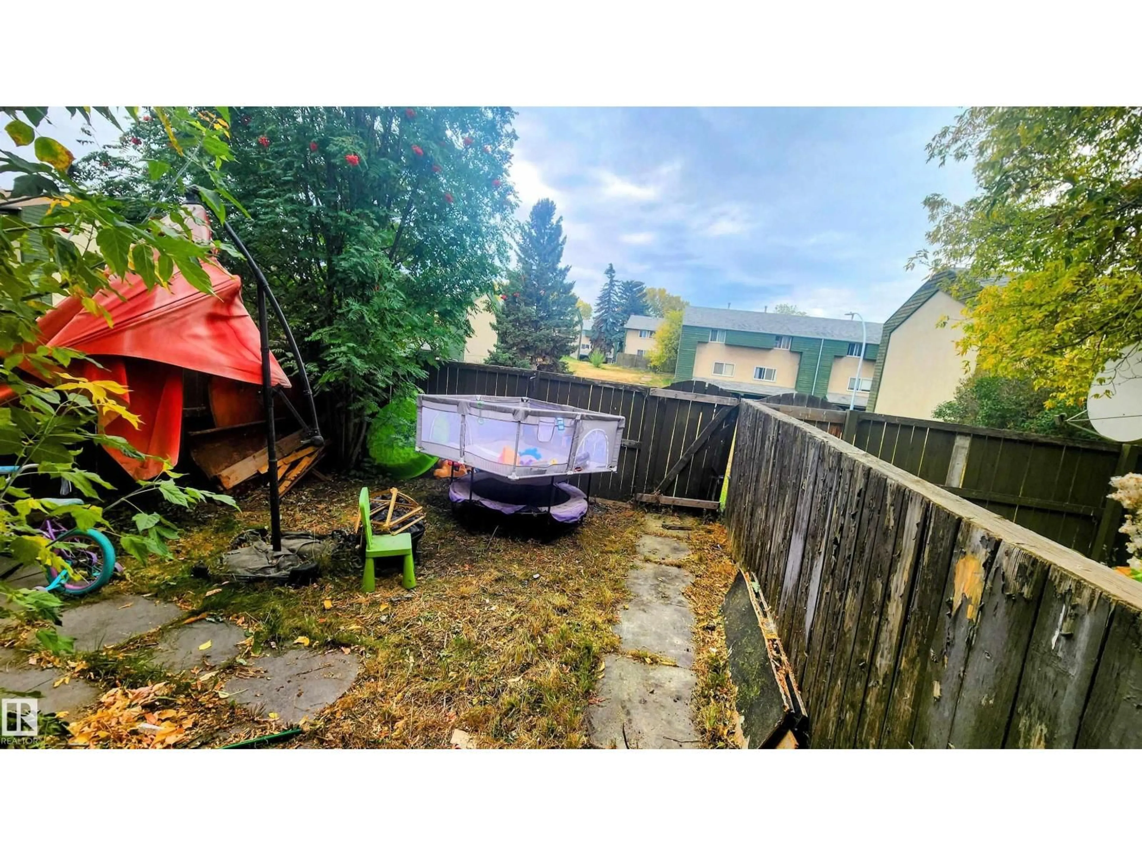 Unknown for 704 ABBOTTSFIELD RD, Edmonton Alberta T5W4R4